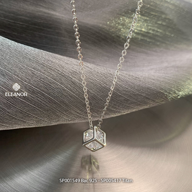 Dây chuyền bạc nữ Eleanor Accessories mặt hình hộp đính đá