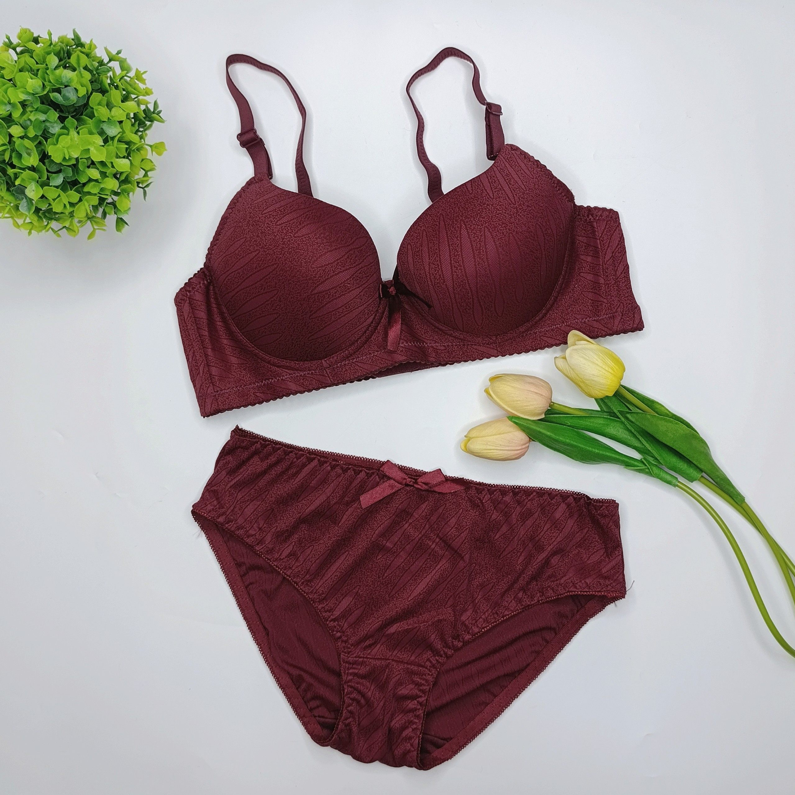 Mô tả Bộ đồ lót Vicci BV.17 mút mỏng, có gọng, cúp quả sâu ôm nâng ngực vừa và lớn, bản lưng to 3 móc cài - 8