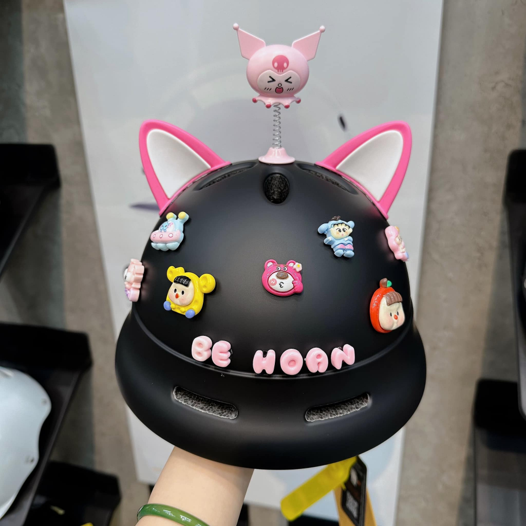 Mô tả Charm Chữ Cái Trang Trí nhiều mầu sắc Mũ Bảo Hiểm, Ốp Lưng , làm đồ DIY, trang trí dép (Kèm Keo Dán) - 1