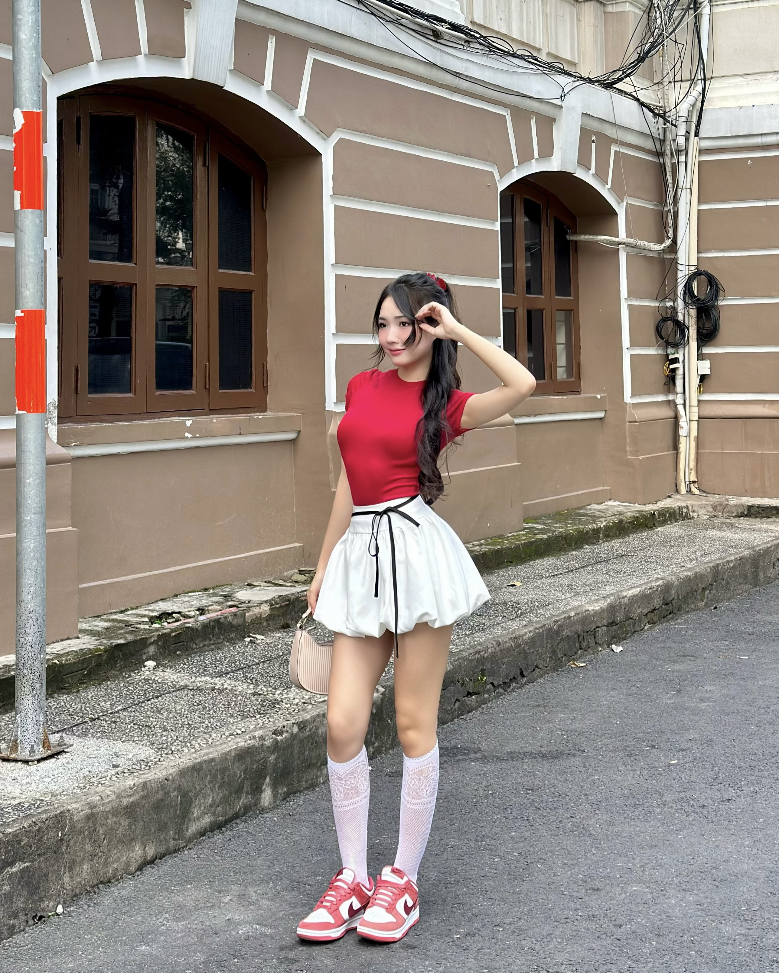 Mô tả Áo thun nữ cổ tròn VMSTYLE, Áo kiểu nữ form ôm tay ngắn màu trơn đơn giản đi học, đi chơi, đi làm ATU00832 - 3