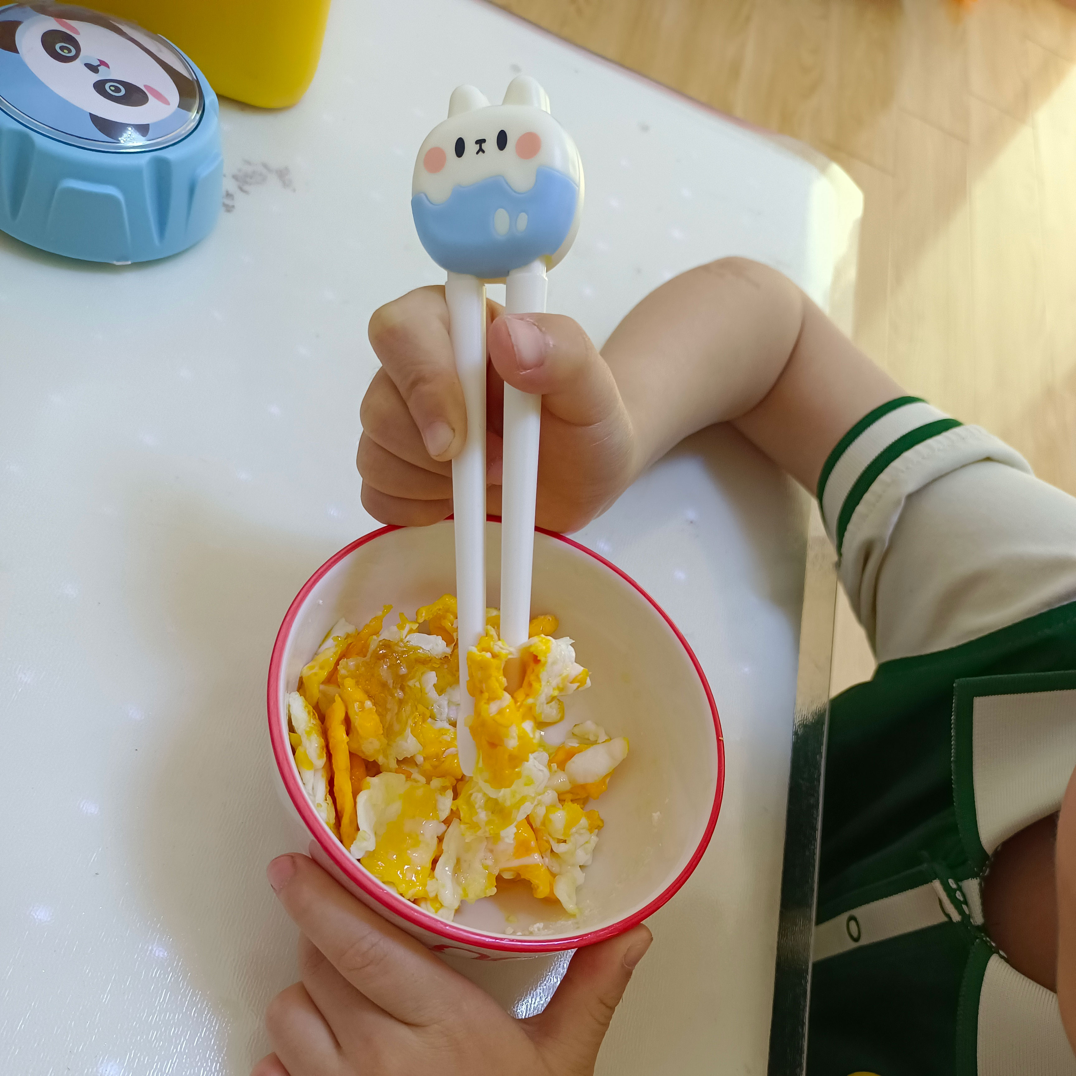 Mô tả Bộ thìa nĩa đũa tập ăn cho bé KidsWorld hình thỏ đũa tập gắp xỏ ngón chống trượt cho bé ăn dặm - 11
