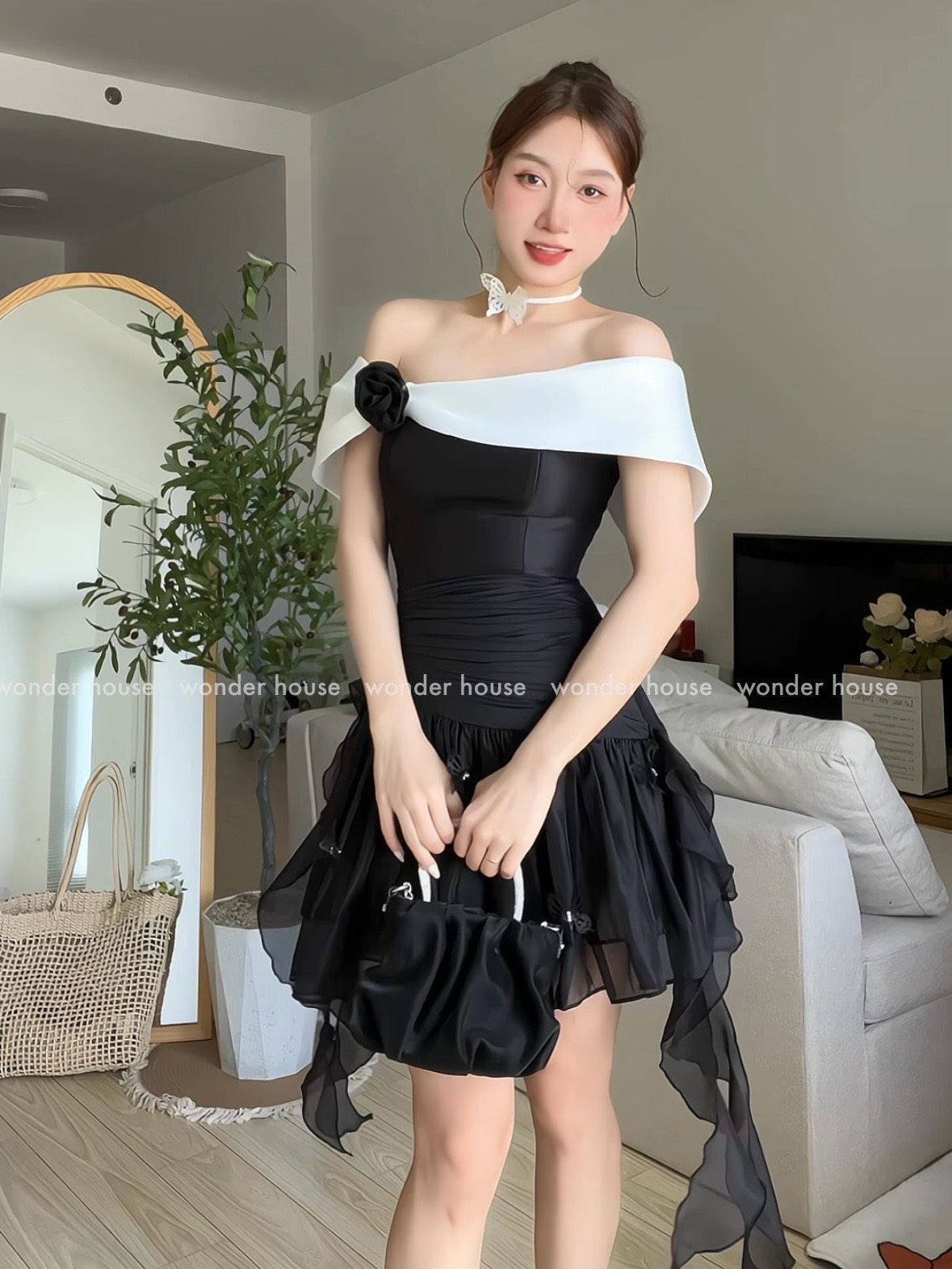 Mô tả Wonderhouse Suri Dress Đầm trễ vai phối trắng xếp ly dự tiệc dạo phố nữ tính - 2