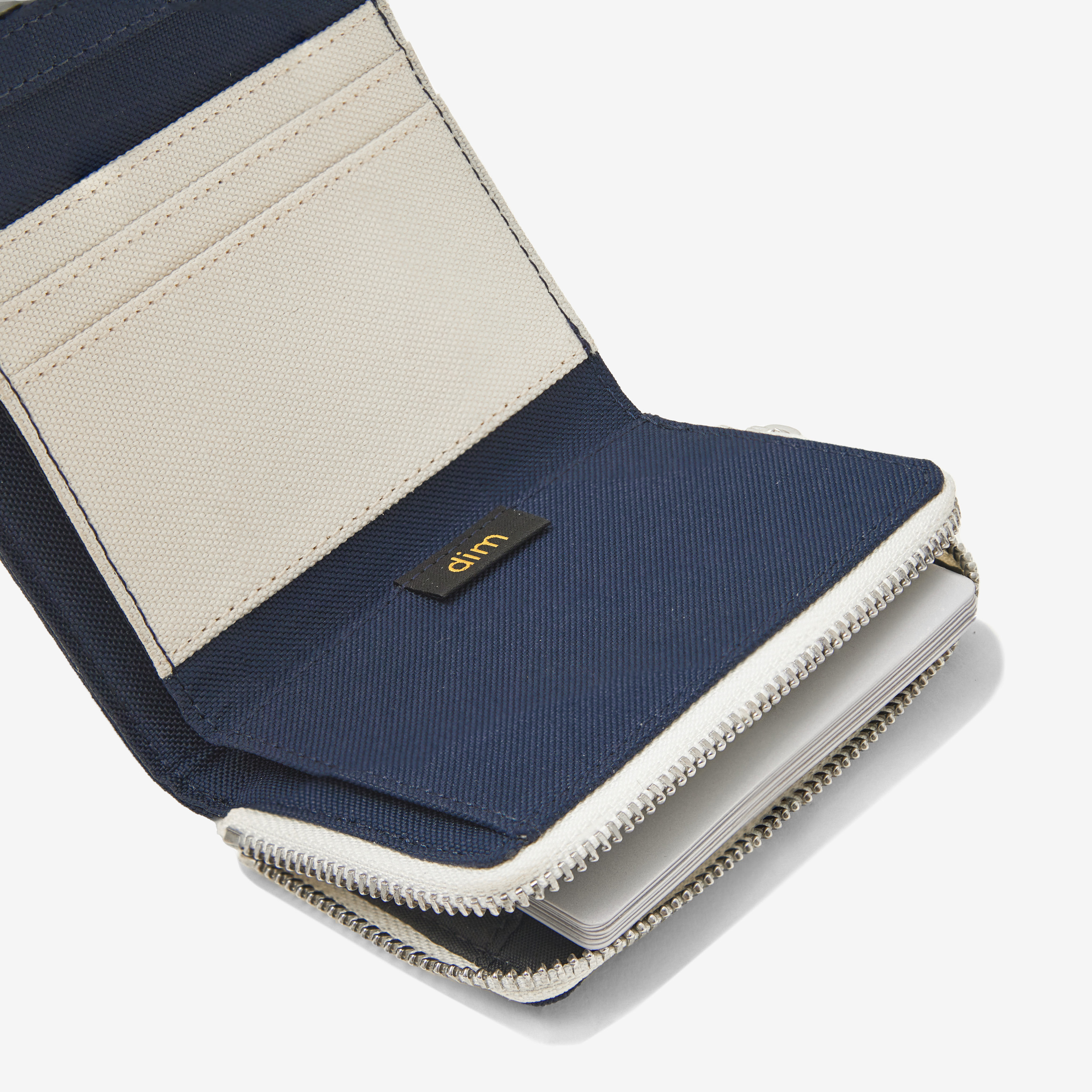 Mô tả Ví vải DIM Compact Wallet - 3 màu - 2