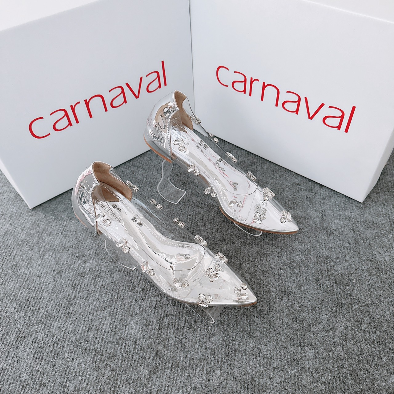 Mô tả Giày Nữ Carnaval Đính Đá Trong Suốt Mũi Nhọn Hậu Bít Siêu Lấp Lánh - Sang Trọng - VS52 - 1