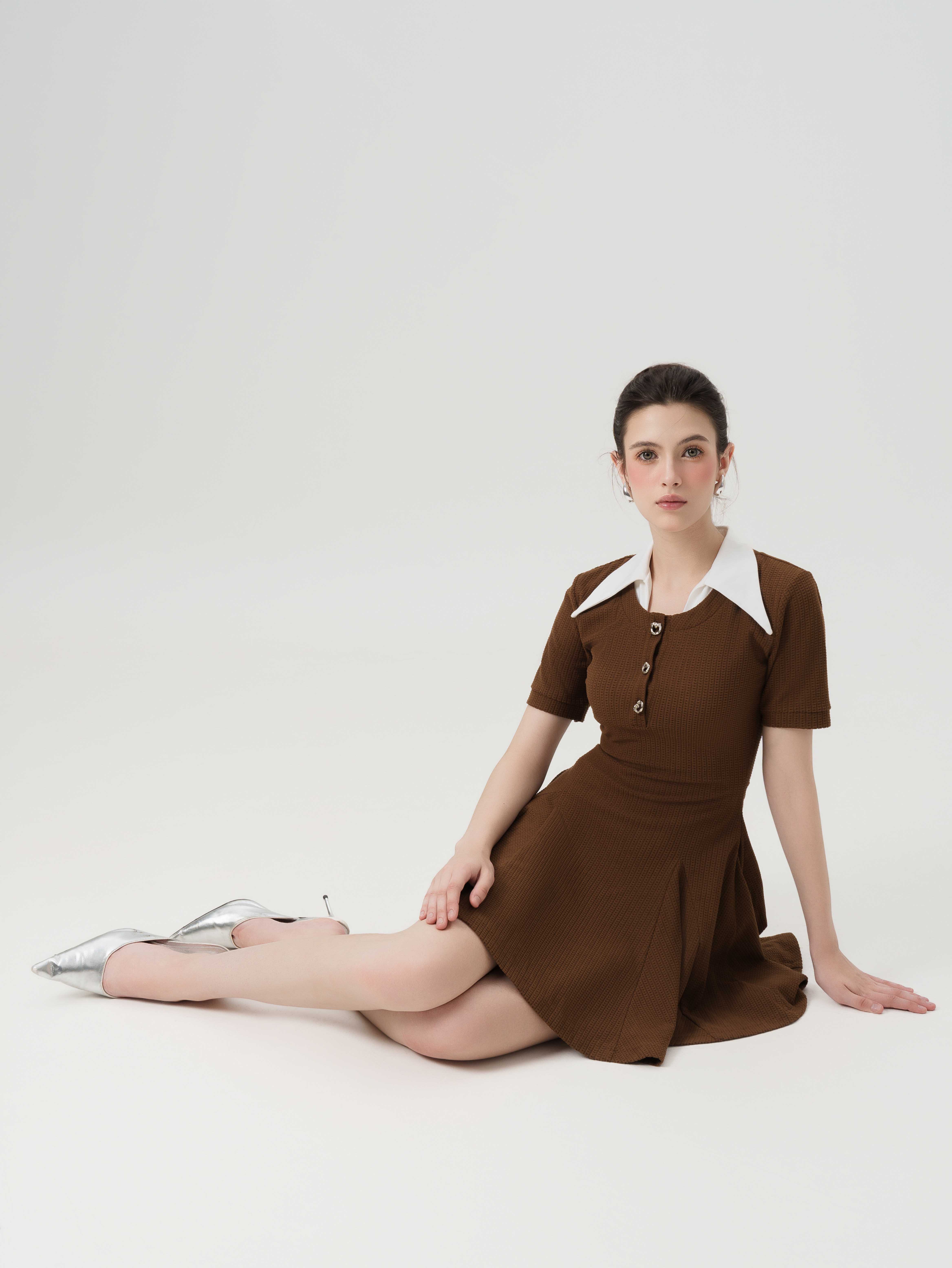 Mô tả RECHIC Đầm ngắn Klea cổ cách điệu dáng xòe nhẹ sang trọng nữ tính - 4