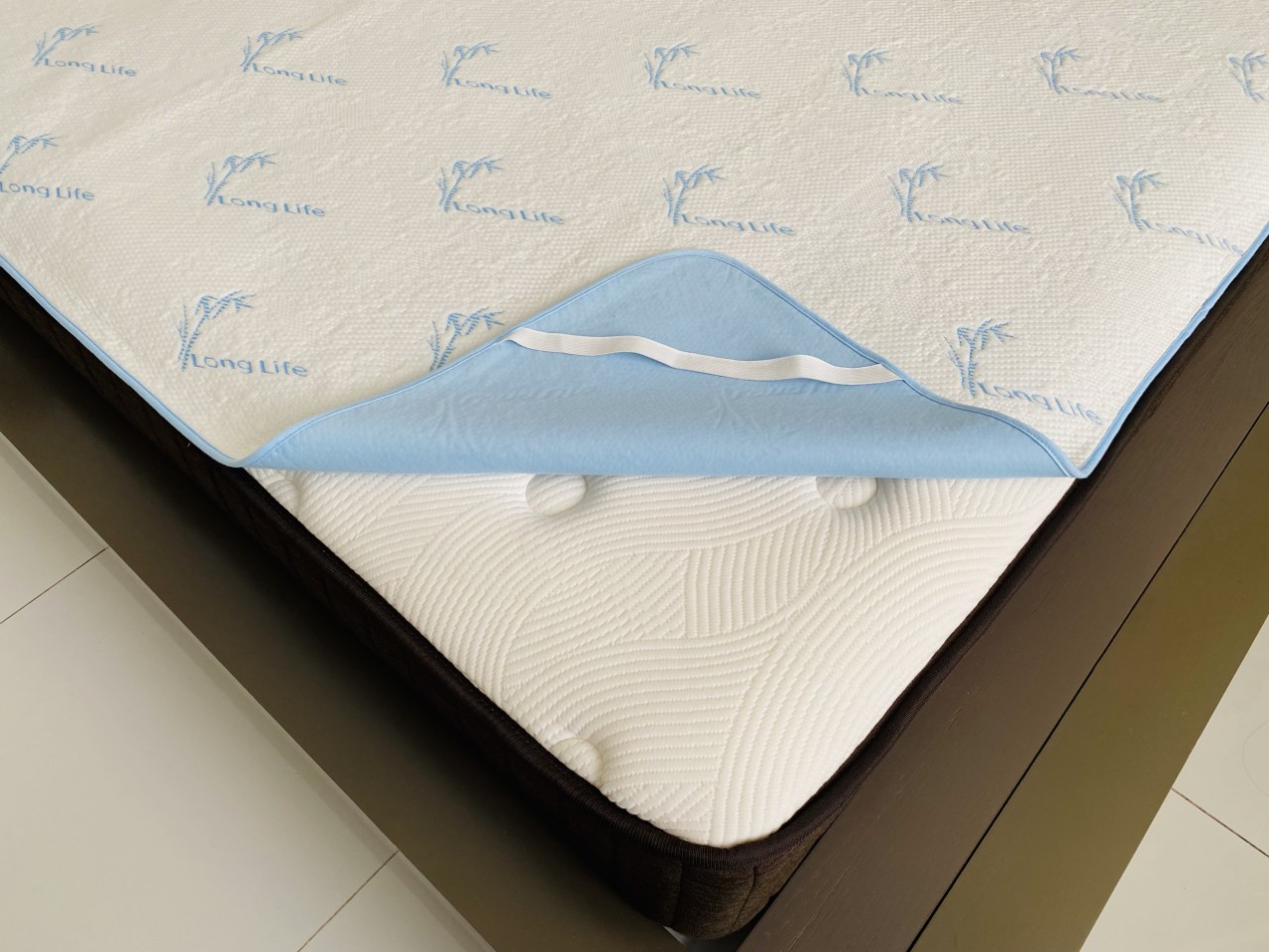 Mô tả Tấm lót chống thấm cho người già LONGLIFE size giường 1,2x2m - 1,4x2m - 1,6x2m - 1,8x2m - 2,2x2m - 3