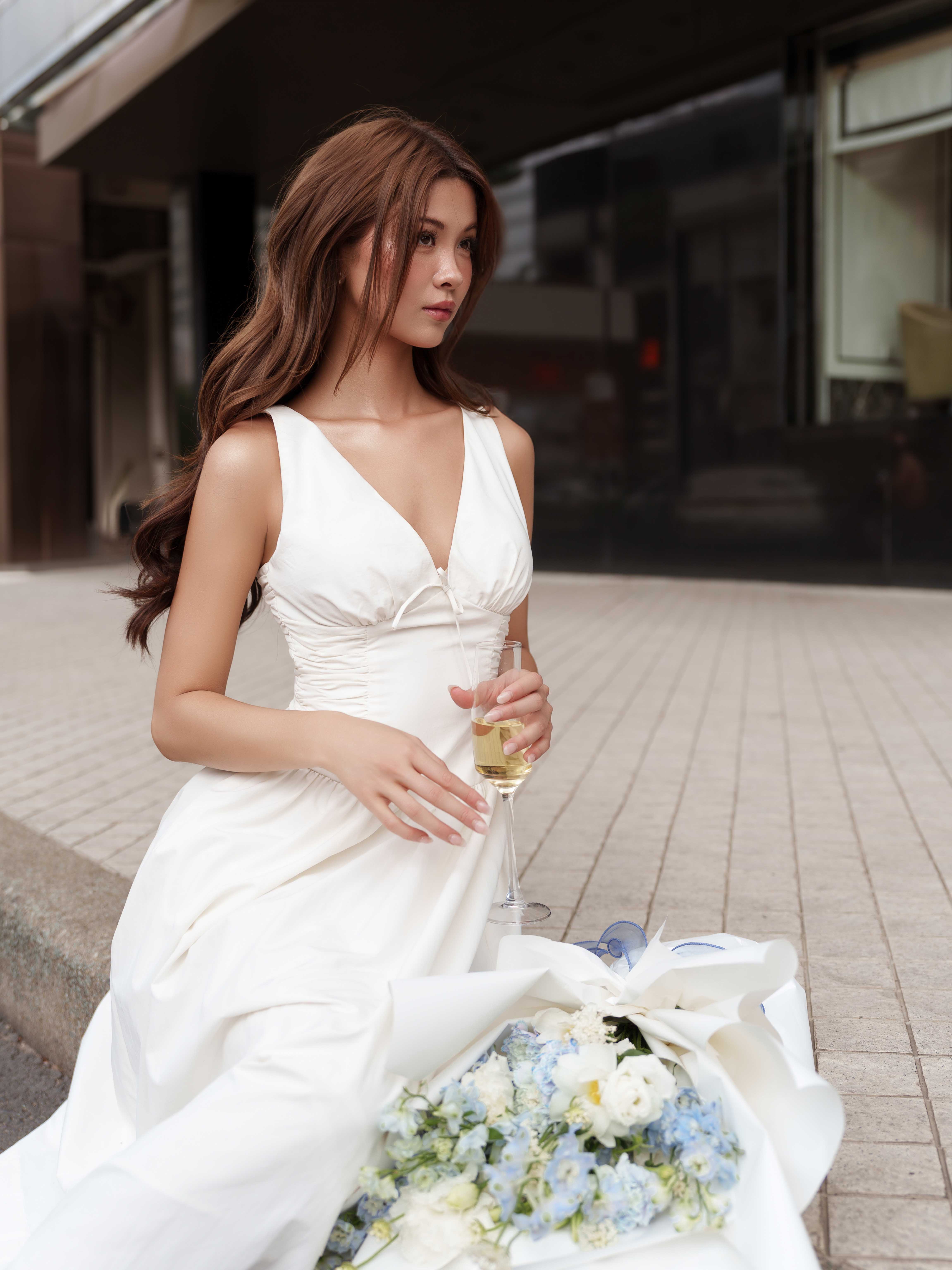 Mô tả RECHIC Đầm dài Kyomi cổ V sát nách dáng xòe chiết eo sang trọng - 7