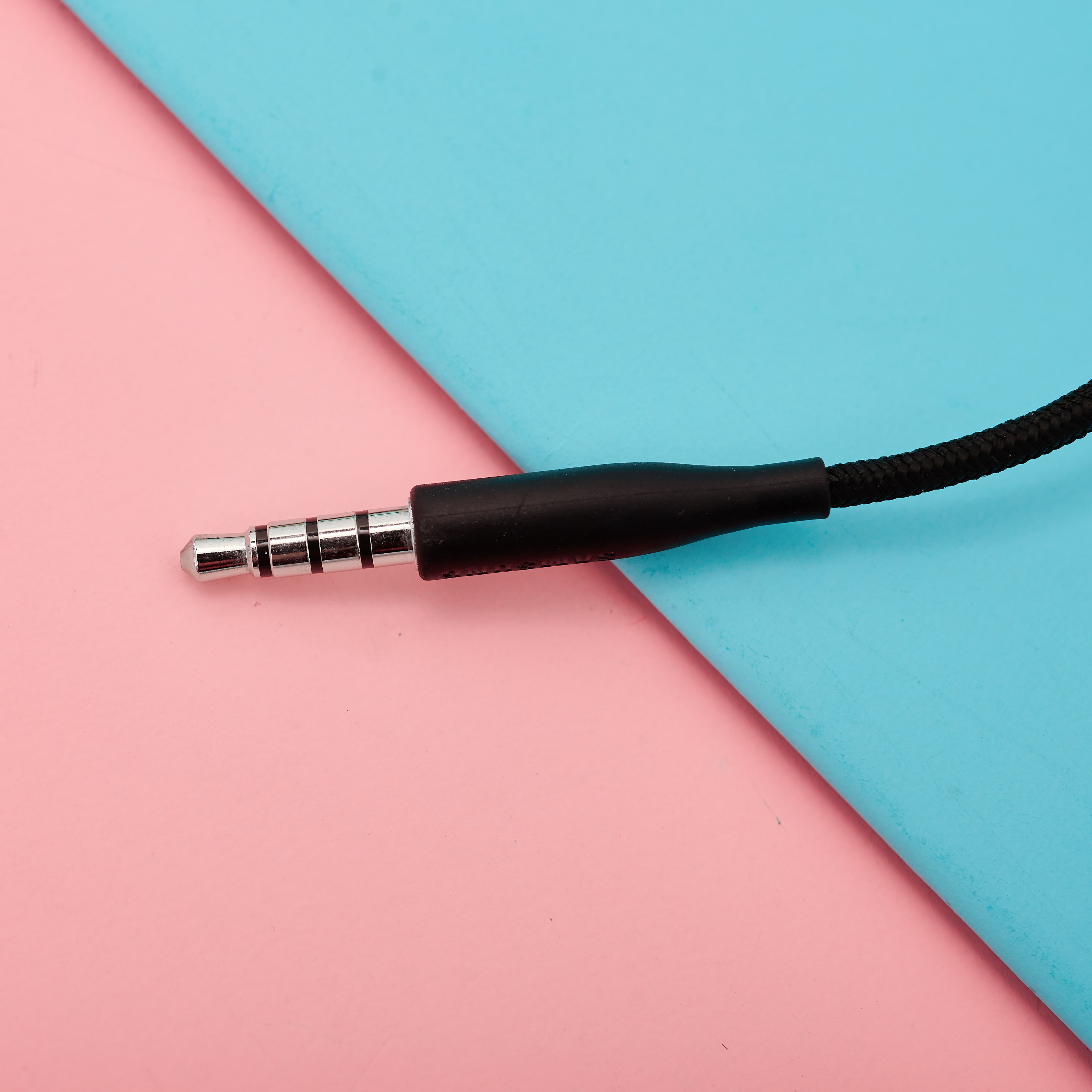 Mô tả Tai nghe AKG cho Samsung Galaxy S10 - Hàng Chính Hãng - 1
