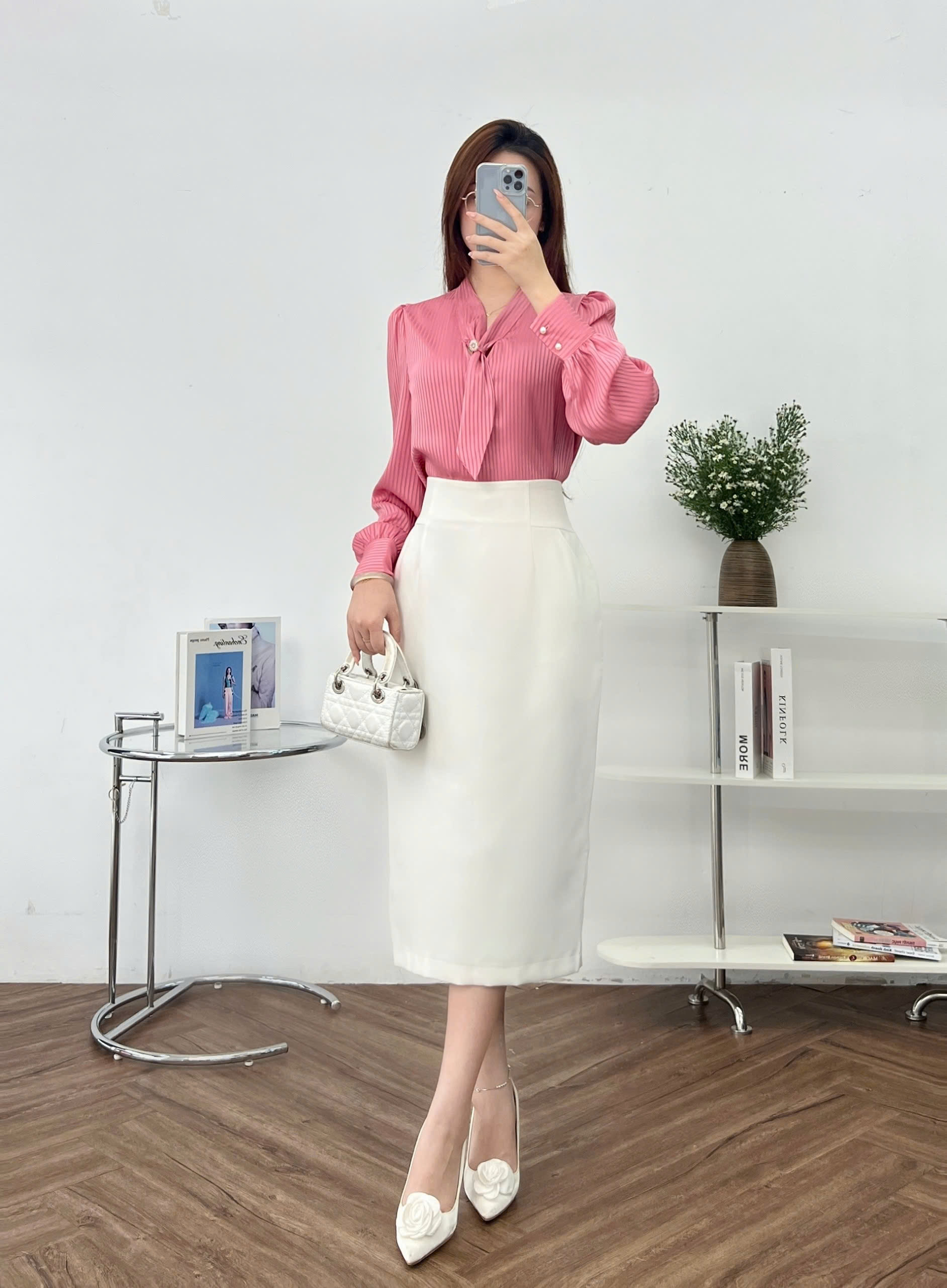 Mô tả Chân Váy 𝐂𝐂𝐇𝐀𝐓 Dáng Bút Chì Cạp Bổ Chất Tuytsi Cao Cấp Mềm Mịn 93CDS2009OT - 1