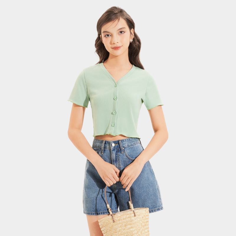 Mô tả Áo thun crop MARC FASHION tay ngắn cổ V cài nút - CBNT033523 - 1