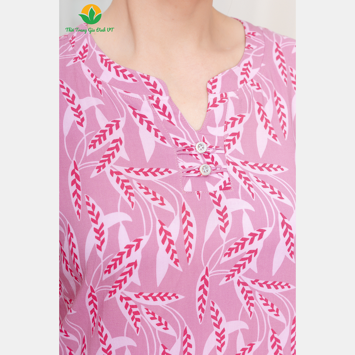 Mô tả Bộ lanh họa tiết trung niên mặc nhà quần lửng, áo cộc tay thời trang Việt Thắng - B06.5060 - 8