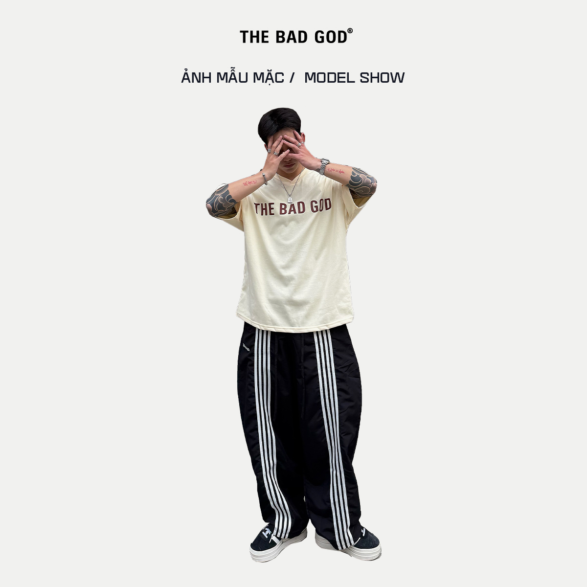 Mô tả Áo thun The Bad God Adventure cổ V cotton thời trang nam nữ boy phố - 6