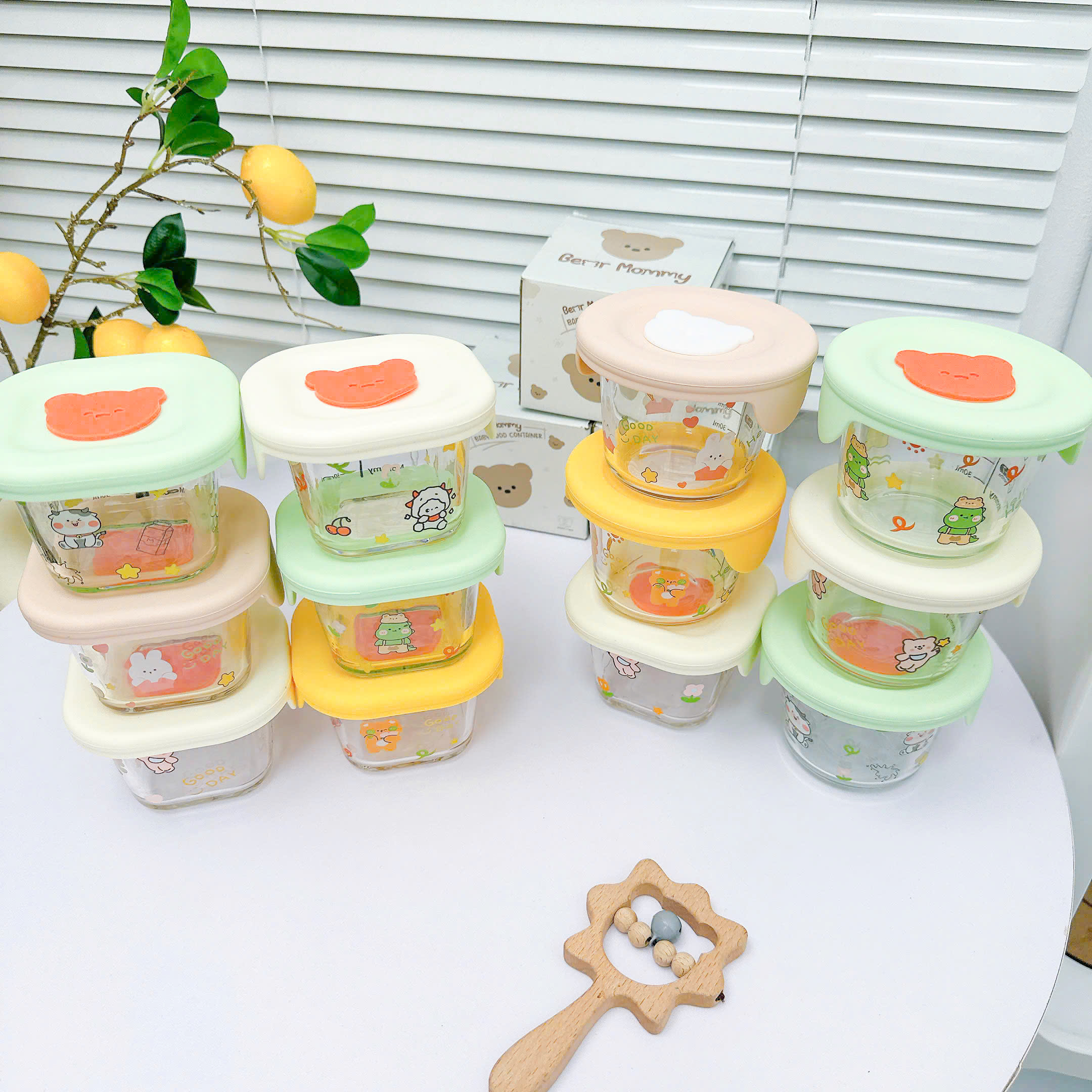 Mô tả Hũ thủy tinh trữ đông đồ ăn dặm cho bé KidAndMom Bear Mommy có nắp đậy slicon,vạch chia ml tiện lợi chứa tới 240ml - 8