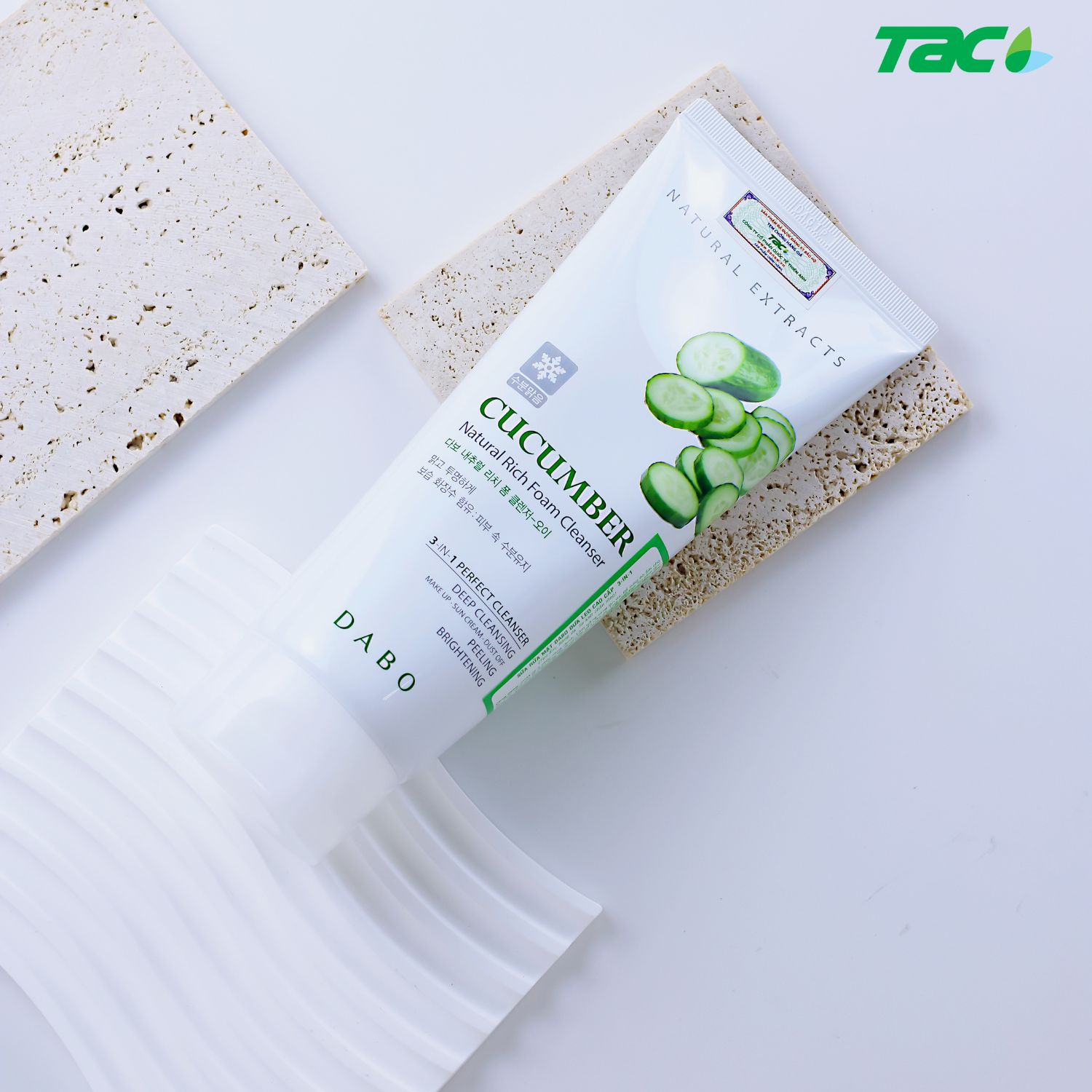 Mô tả Sữa rửa mặt cao cấp tinh chất Dưa Leo 3 in 1 Cucumber Natural Rich Foam Cleanser 180ml - 1