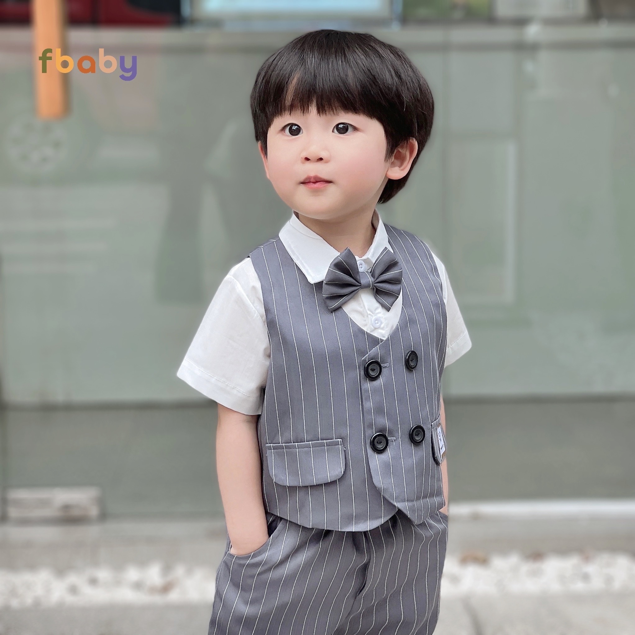 Mô tả Bộ Gile Cộc Tay Bé Trai Fbaby Kẻ Sọc 4 Khuy Kèm Sơ Mi Và Nơ Vest Phong Cách Công Tử Hàn Quốc Dự Tiệc, Đi Chơi, Thôi Nôi - 1