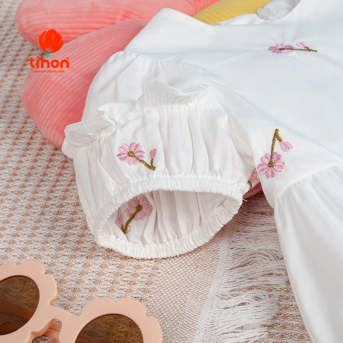 Chi tiết tay bồng váy bé gái TIHON