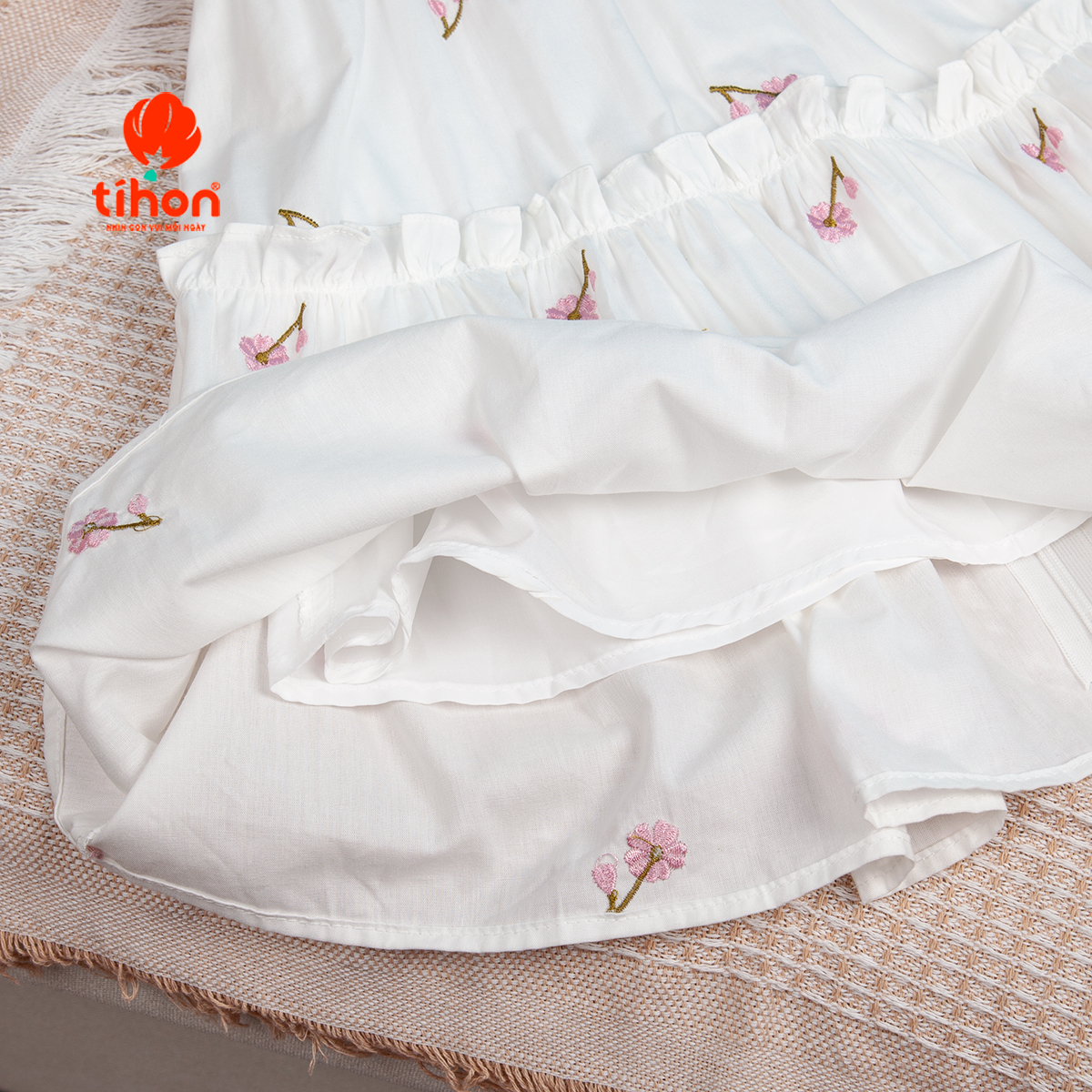 Tổng thể váy bé gái TIHON tay bồng xòe