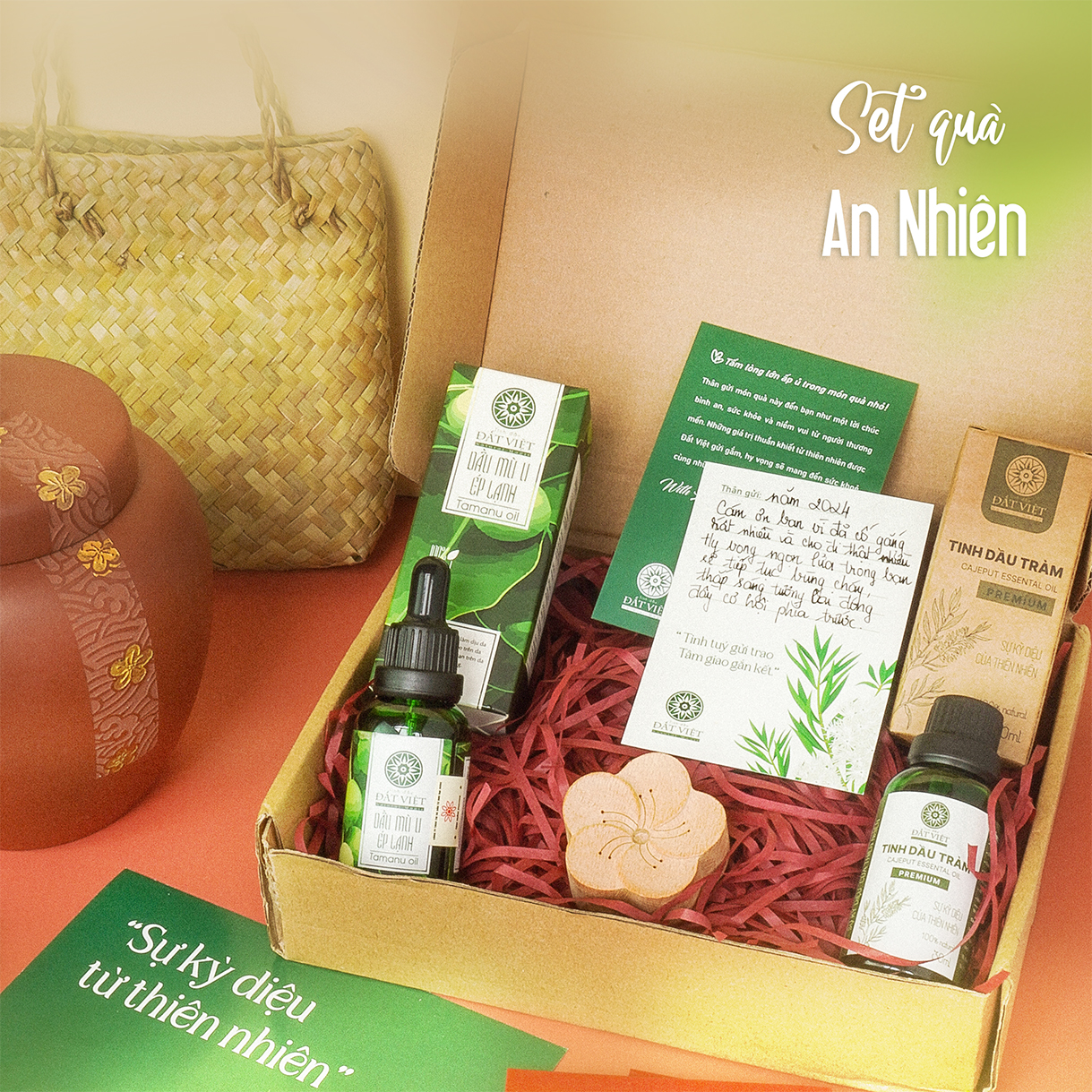 Mô tả Set quà tặng mẹ và bé "An nhiên" - Dầu mù u ép lạnh Đất Việt, Tinh dầu tràm Huế thượng hạng - 1