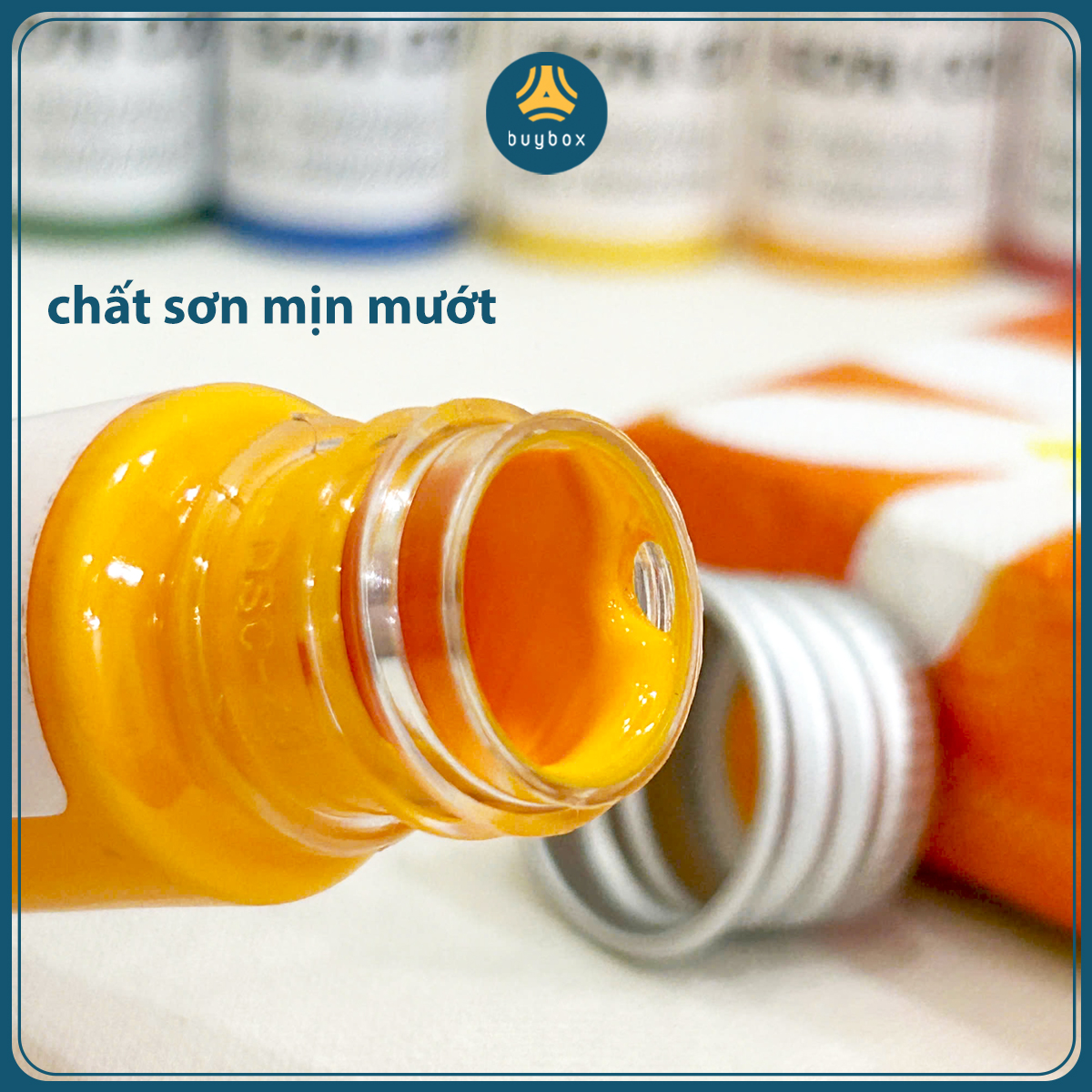 Mô tả TẶNG KÈM CỌ Sơn Custom chuyên dùng phục hồi, vẽ giày, nón, áo, vải canvas, độ bám cao, dung tích 10ML - BBPK372 - 2