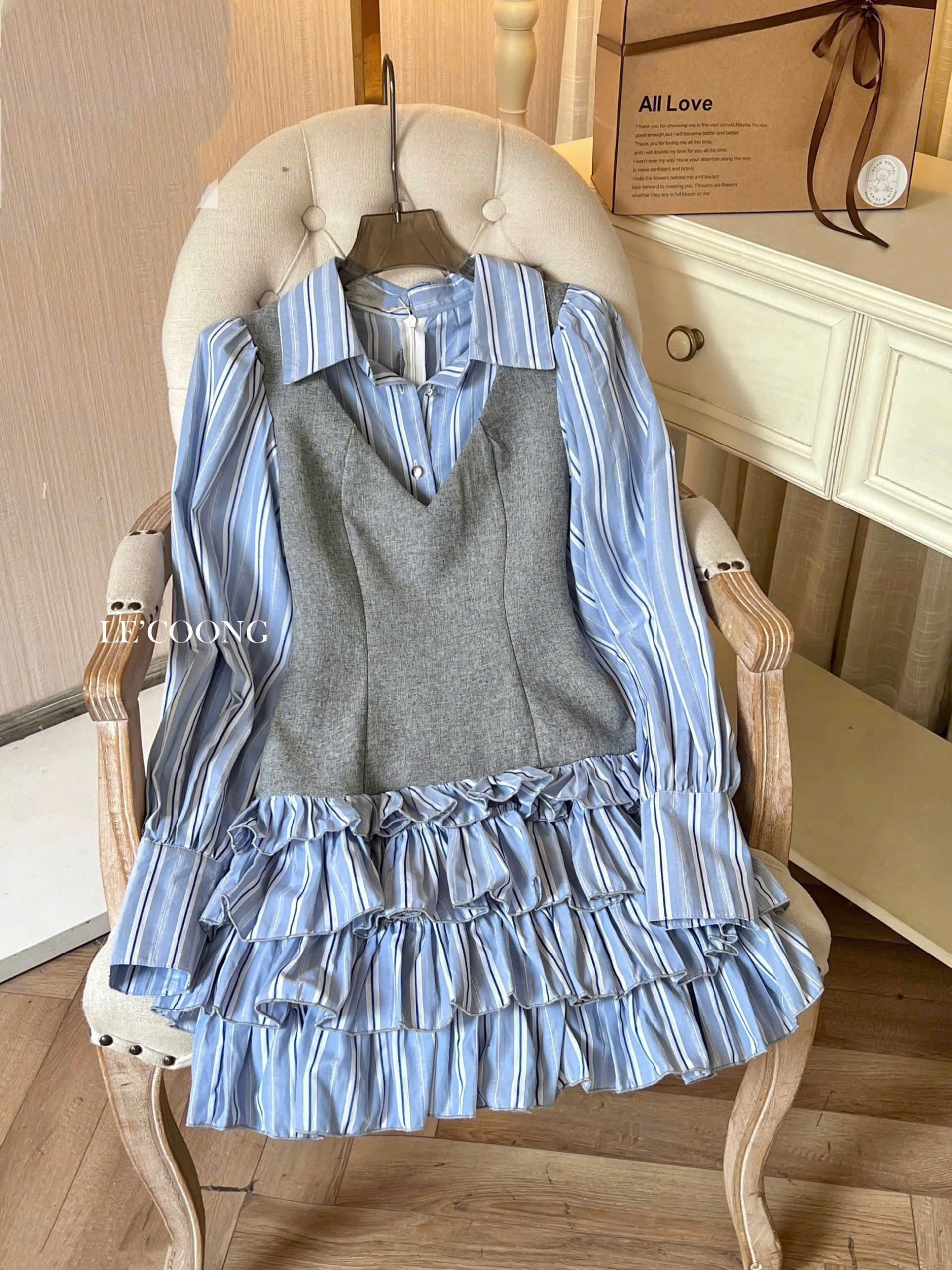 Mô tả Váy Đẹp Dáng Ngắn Xếp Tầng LECOONG V745 Đầm Tiểu Thư Màu Xanh Phối Gile Sang Chảnh - 2