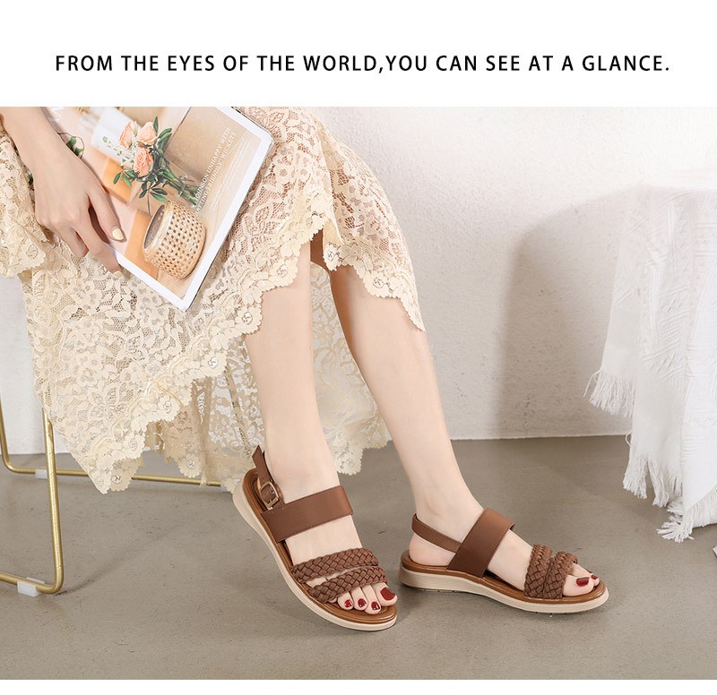 Sandal Siketu chi tiết khóa gài