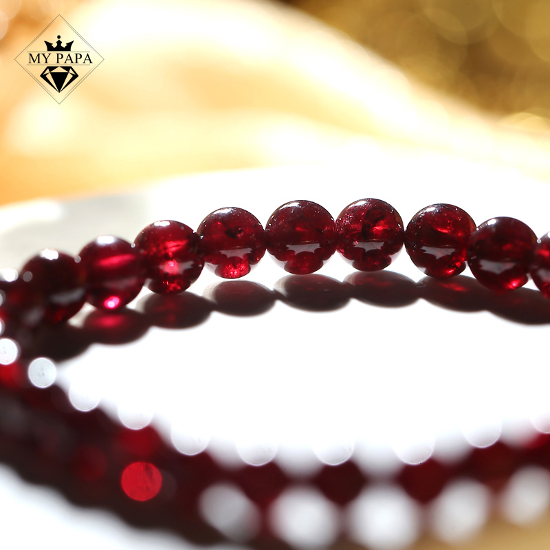 Vòng tay Garnet phối đồ
