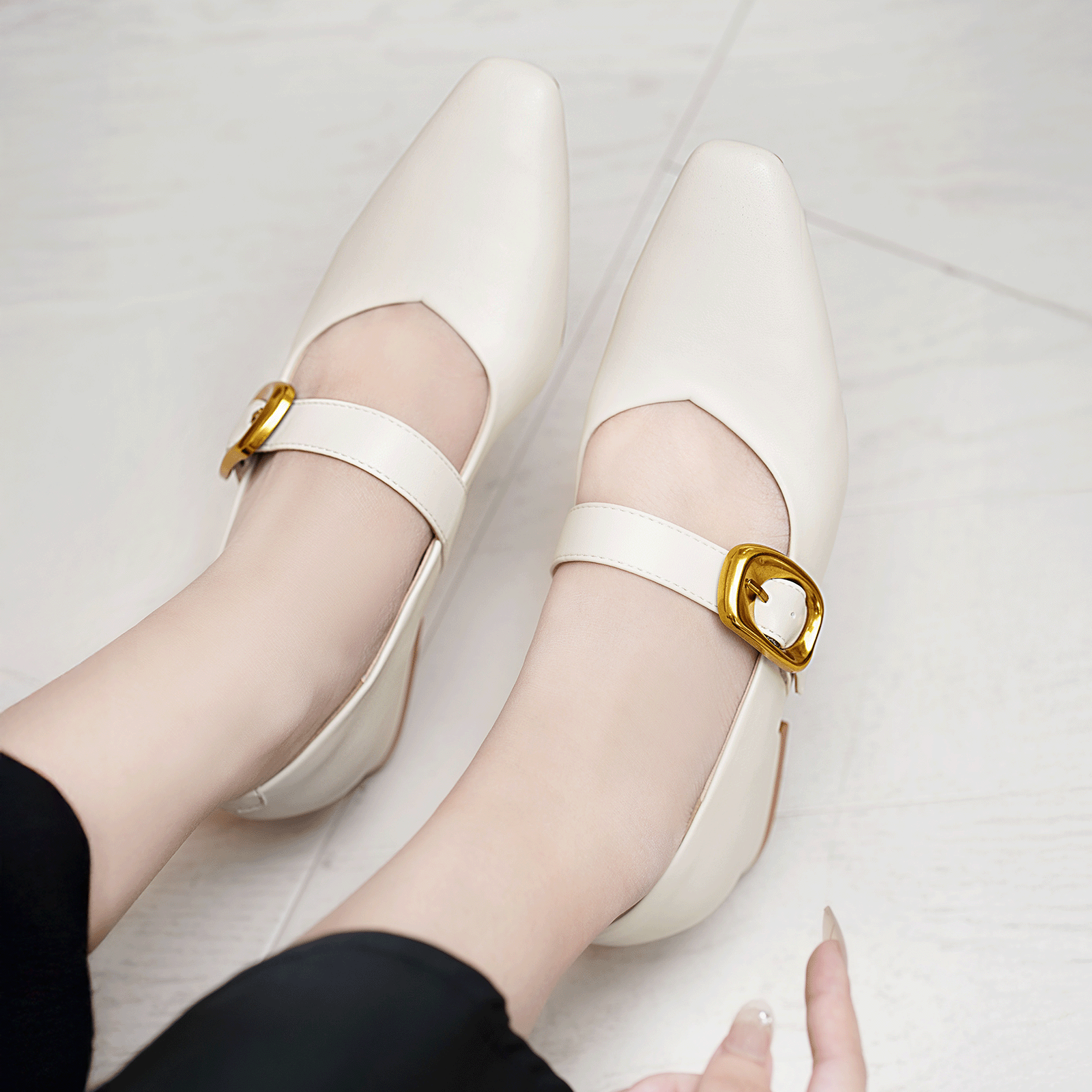 Giày cao gót DILY mũi vuông gót vuông 3cm DL0562 ảnh chụp tổng thể