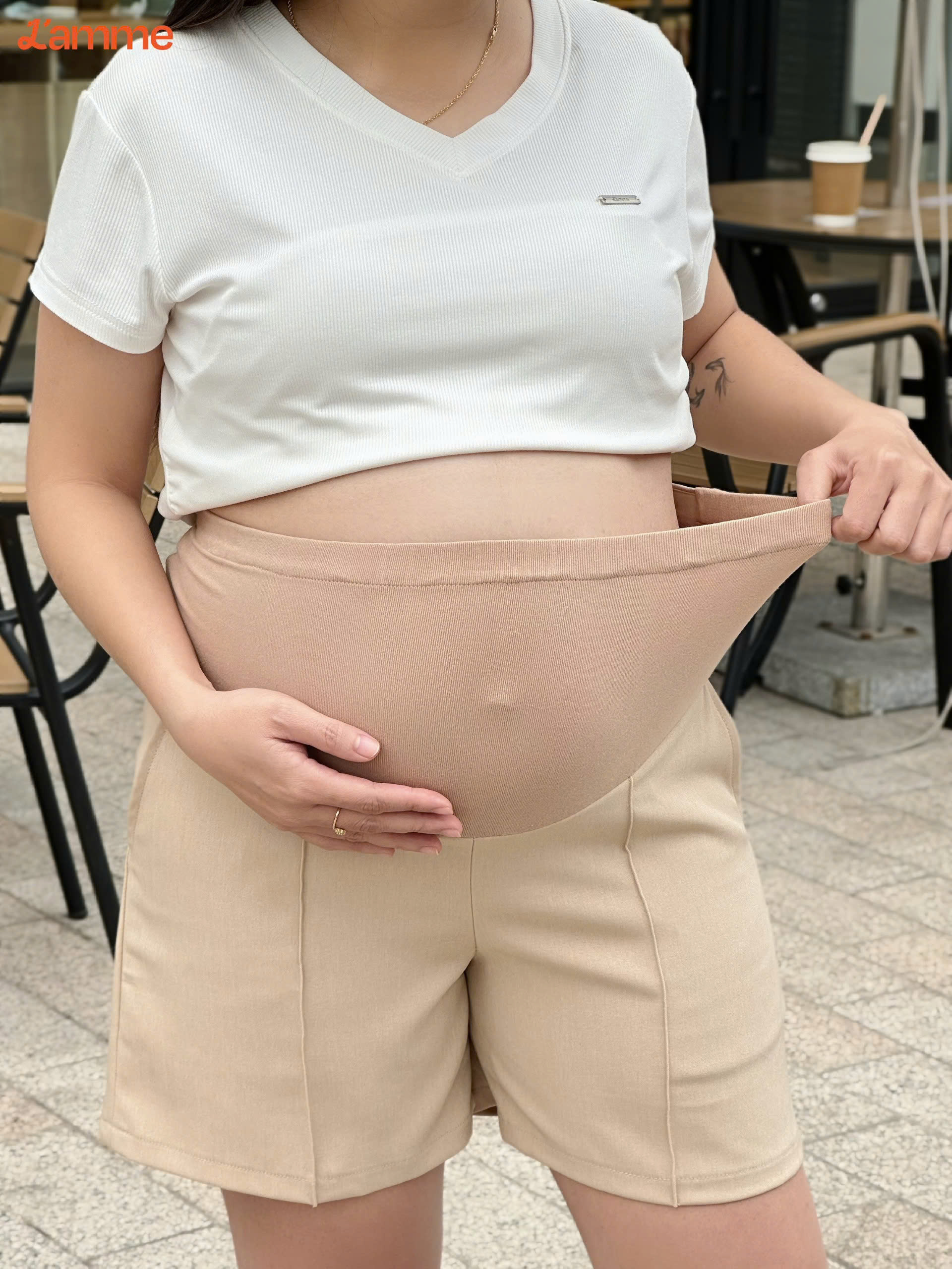 Mô tả Quần short Urban Pants chất liệu text hàn co giãn nhẹ nhàng kết hợp đáp bụng mềm mại, dễ phối đồ thiết kế by L'amme - 2