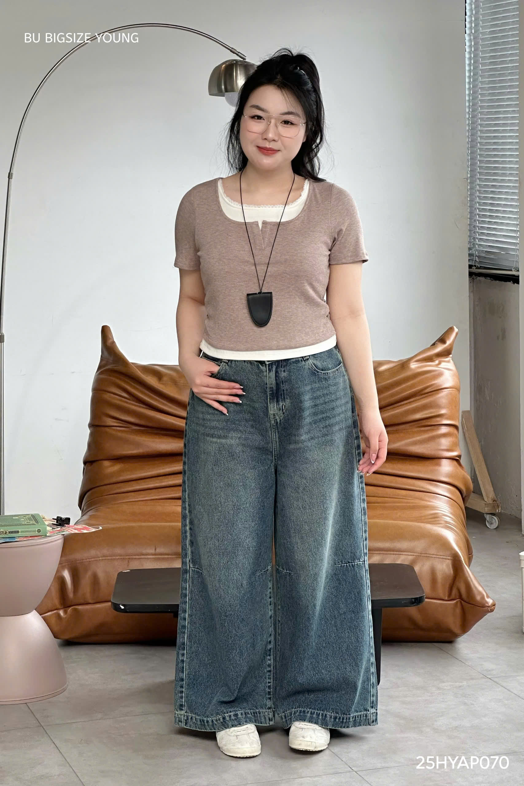Mô tả Áo thun cổ vuông bổ trụ phối 2 dây trắng BIGSIZE (55kg đến 95kg) – 25HYAP070 - [BU Bigsize Young] - 4