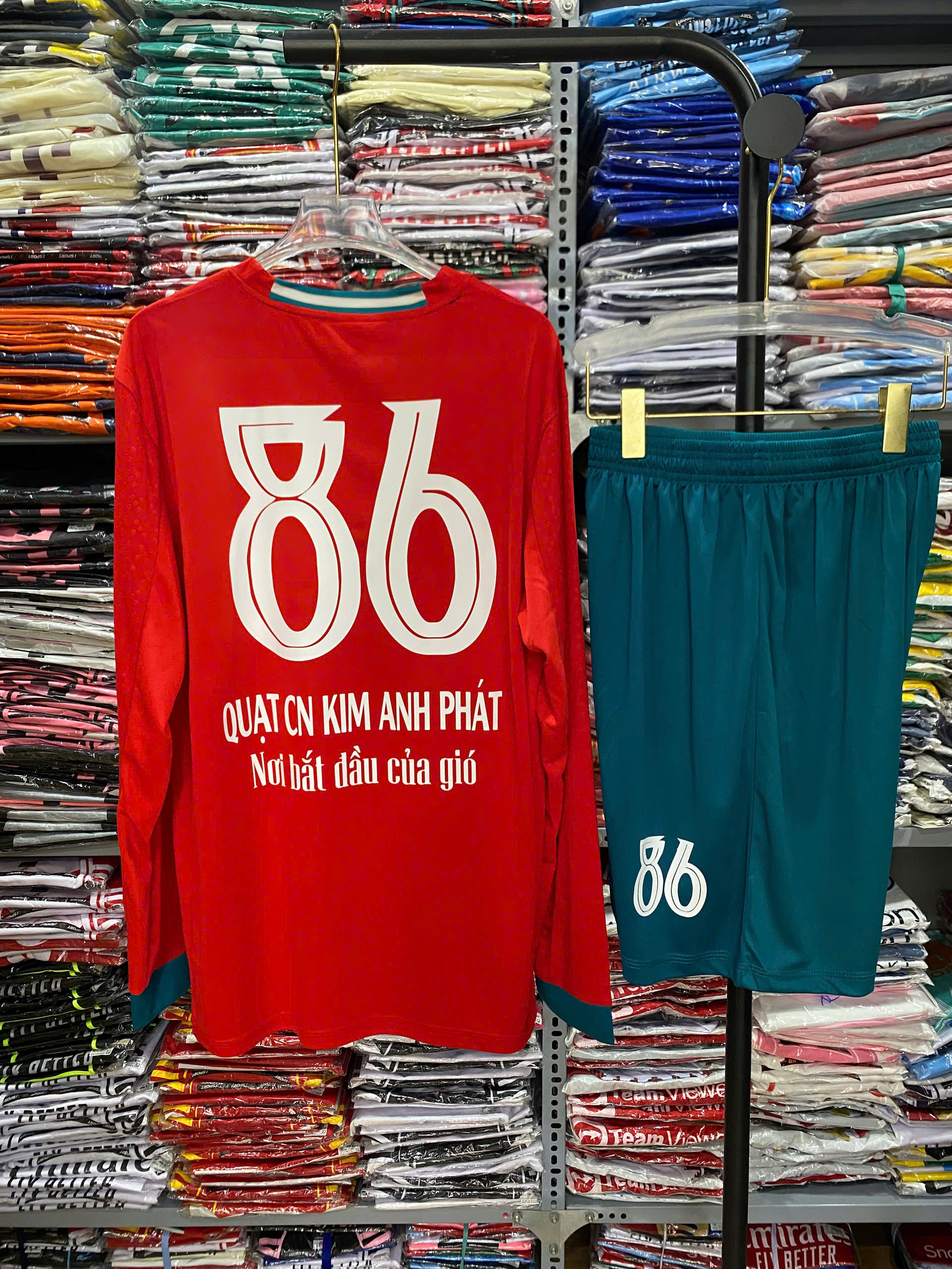 Áo Đá Banh, Áo Bóng Đá Tay Dài Vải Thun Lạnh BĐN Trắng CR7 Ronaldo In ...