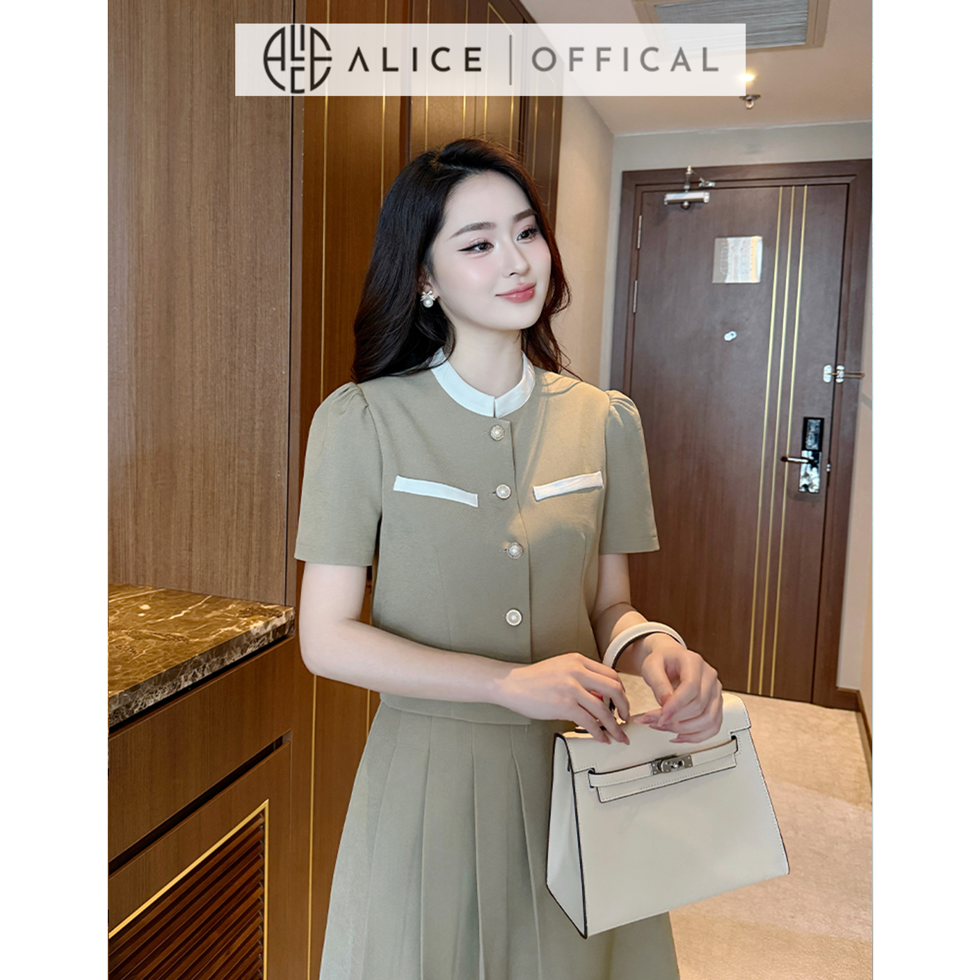 Mô tả Set Váy Nữ Công Sở Cao Cấp Alice Chất Chéo Rubi Lót Lụa Áo Ngắn Tay Cổ Tàu Thanh Lịch Phối Chân Váy Xếp Ly Lệch Vạt S844 - 5