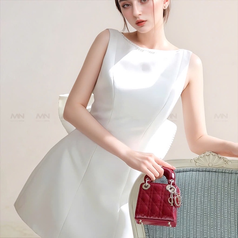 Mô tả Đầm dự tiệc MINA hở lưng dáng ngắn chữ A chất Taffta màu trắng quyến rũ MN308 - 3