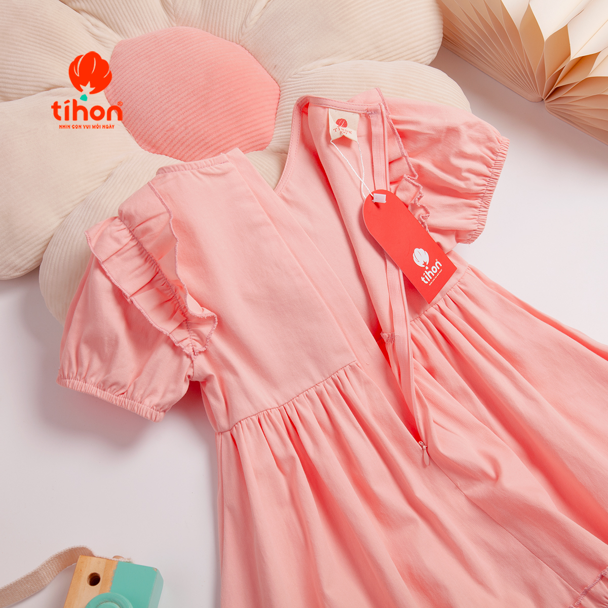 Khóa cài sau tiện lợi váy bé gái Tihon