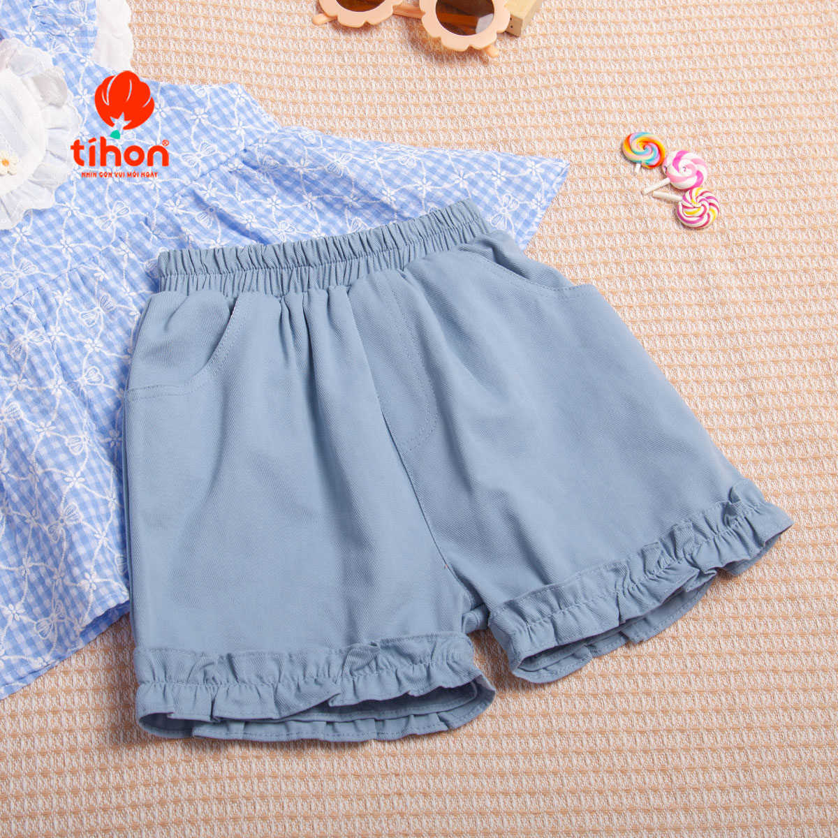 Ảnh chi tiết quần kaki cạp chun co giãn thoải mái của set bộ bé gái TIHON