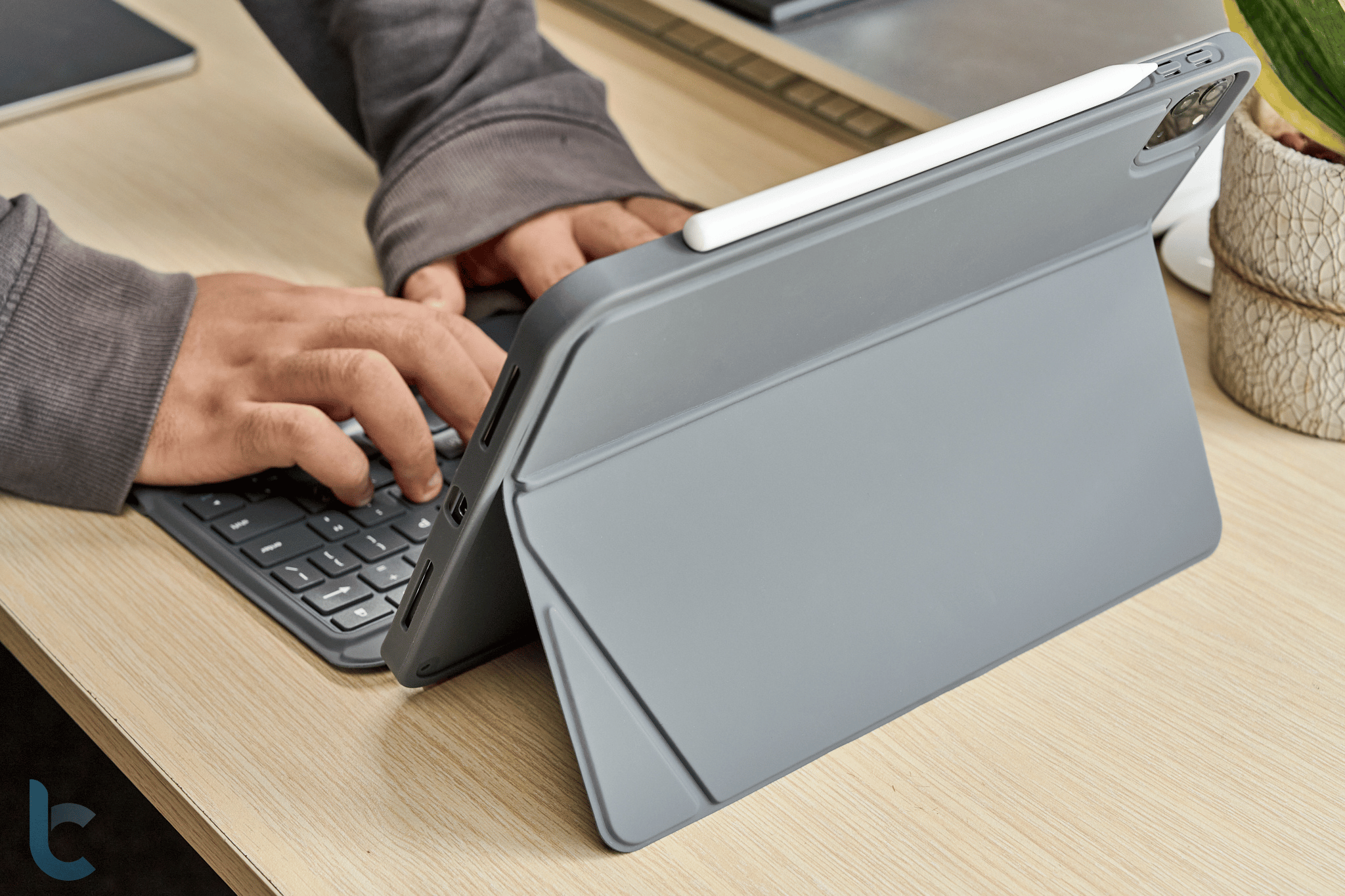 Mô tả Case/ Bao Da Bàn Phím Trackpad Bluetooth Cho ipad WIWU 3in1 Magnetic Keyboard MK-005 - 5