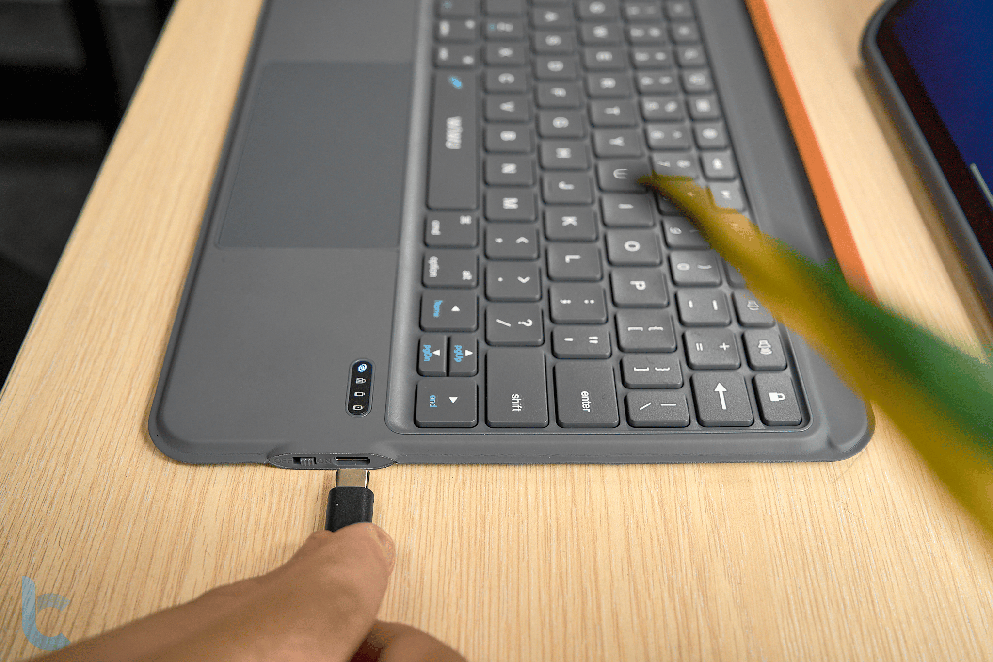 Mô tả Case/ Bao Da Bàn Phím Trackpad Bluetooth Cho ipad WIWU 3in1 Magnetic Keyboard MK-005 - 6