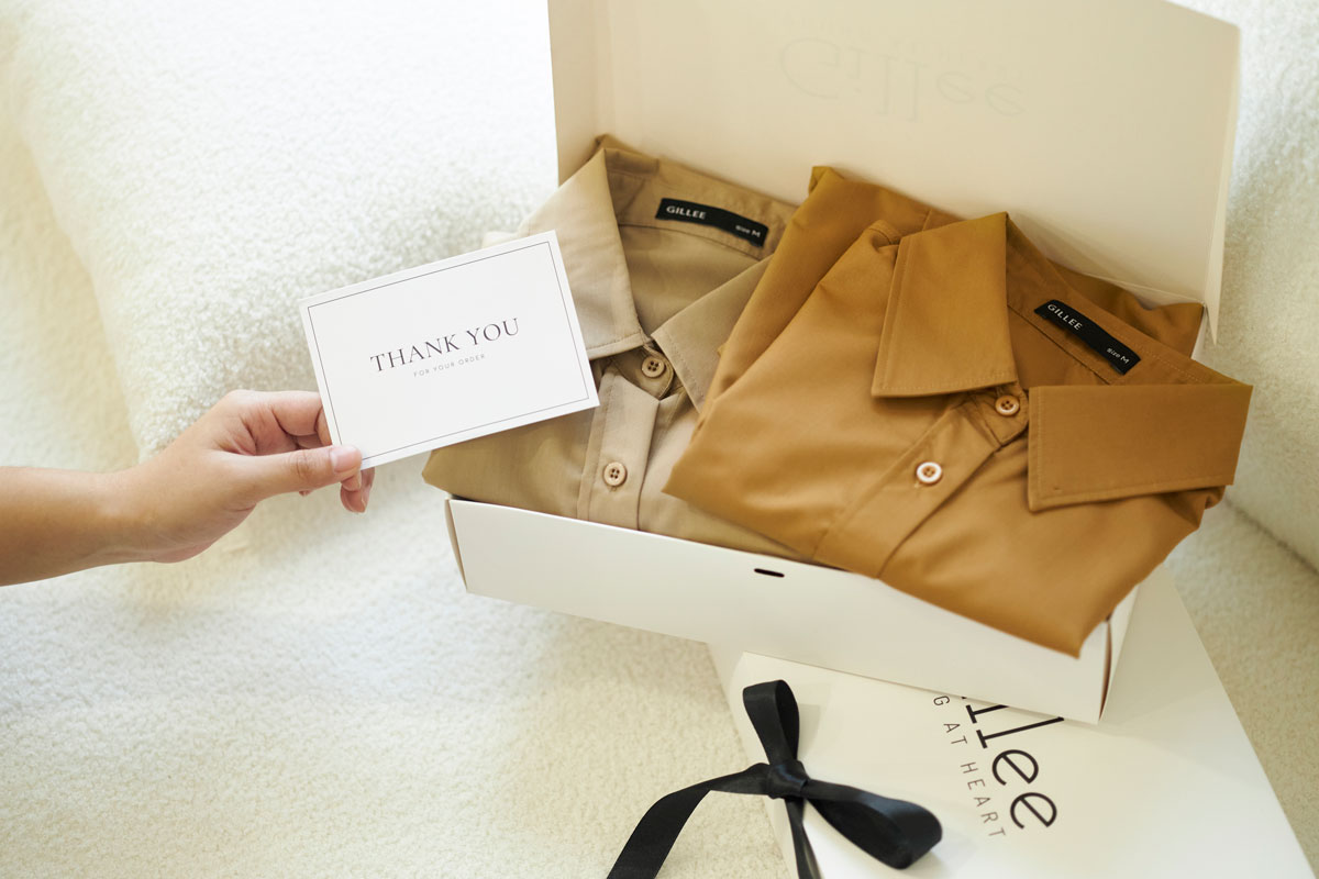 Mô tả Áo sơ mi nữ GILLEE dáng oversized, sơ mi form rộng vải kate lụa thanh lịch tone vàng - 1