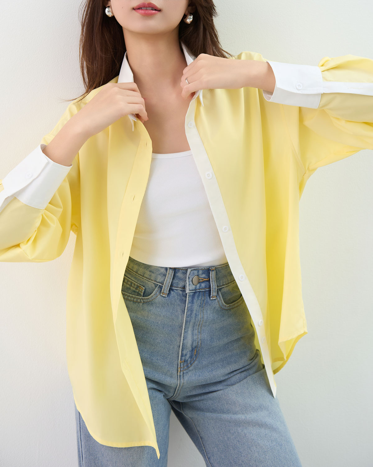 Mô tả Áo sơ mi nữ GILLEE dáng oversized, sơ mi form rộng vải kate lụa thanh lịch tone vàng - 3