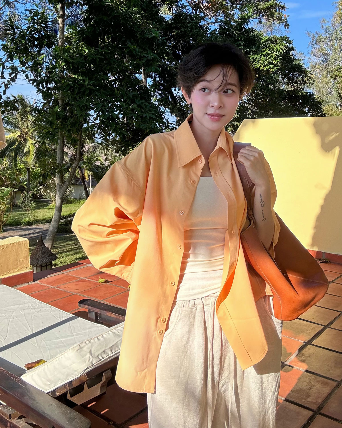 Mô tả Áo sơ mi nữ GILLEE dáng oversized, sơ mi form rộng vải kate lụa thanh lịch tone cam - 3