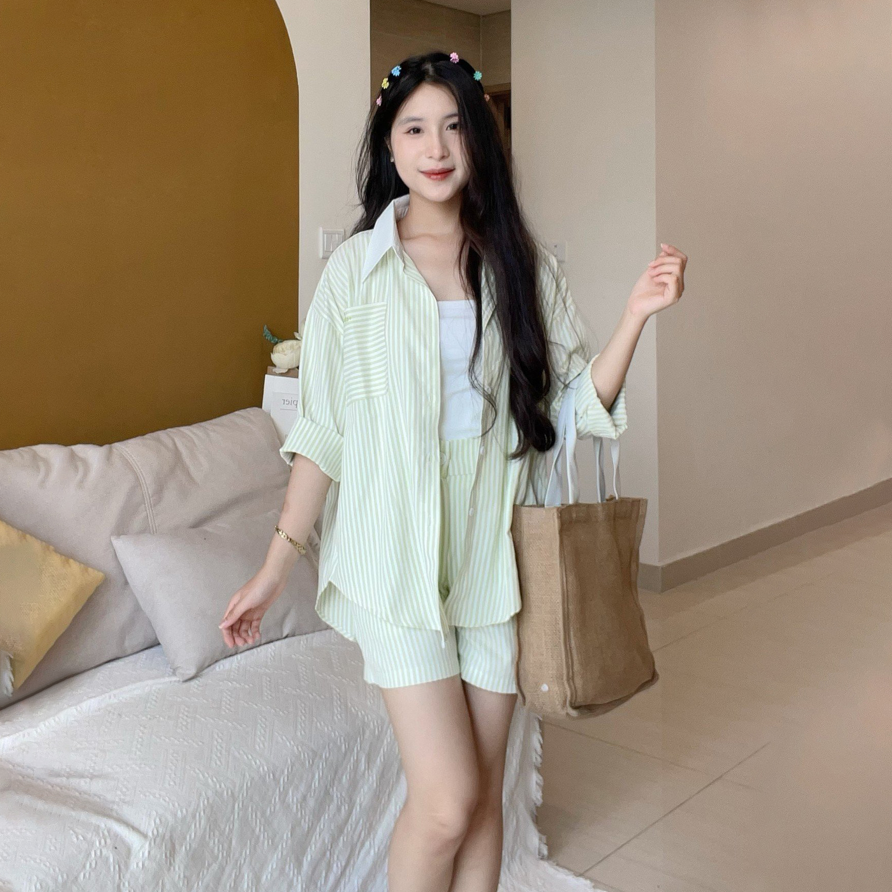 Mô tả Áo sơ mi nữ Choobe oversize kẻ sọc chất liệu kate Hàn cotton hoạ tiết thình thêu trẻ trung ASM08 - 3