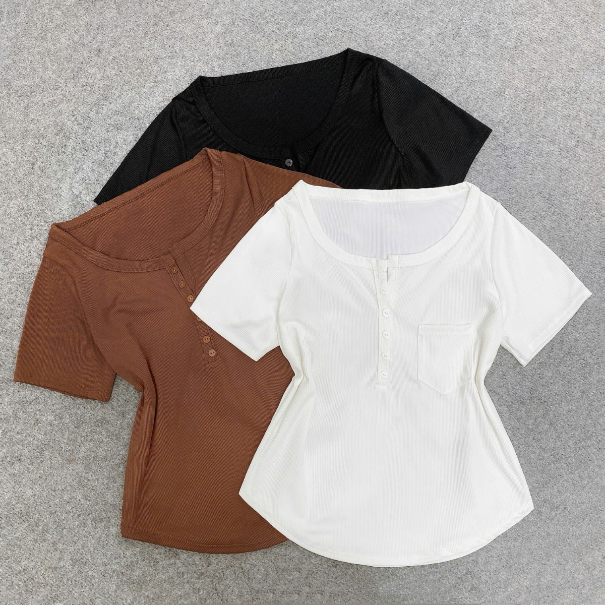 Mô tả Áo Thun Bigsize Nữ Co Giãn Vải Tăm Gân Dáng Vừa Có Túi Nhỏ Trước Cá Tính Cổ Cúc Basic A274 - 5