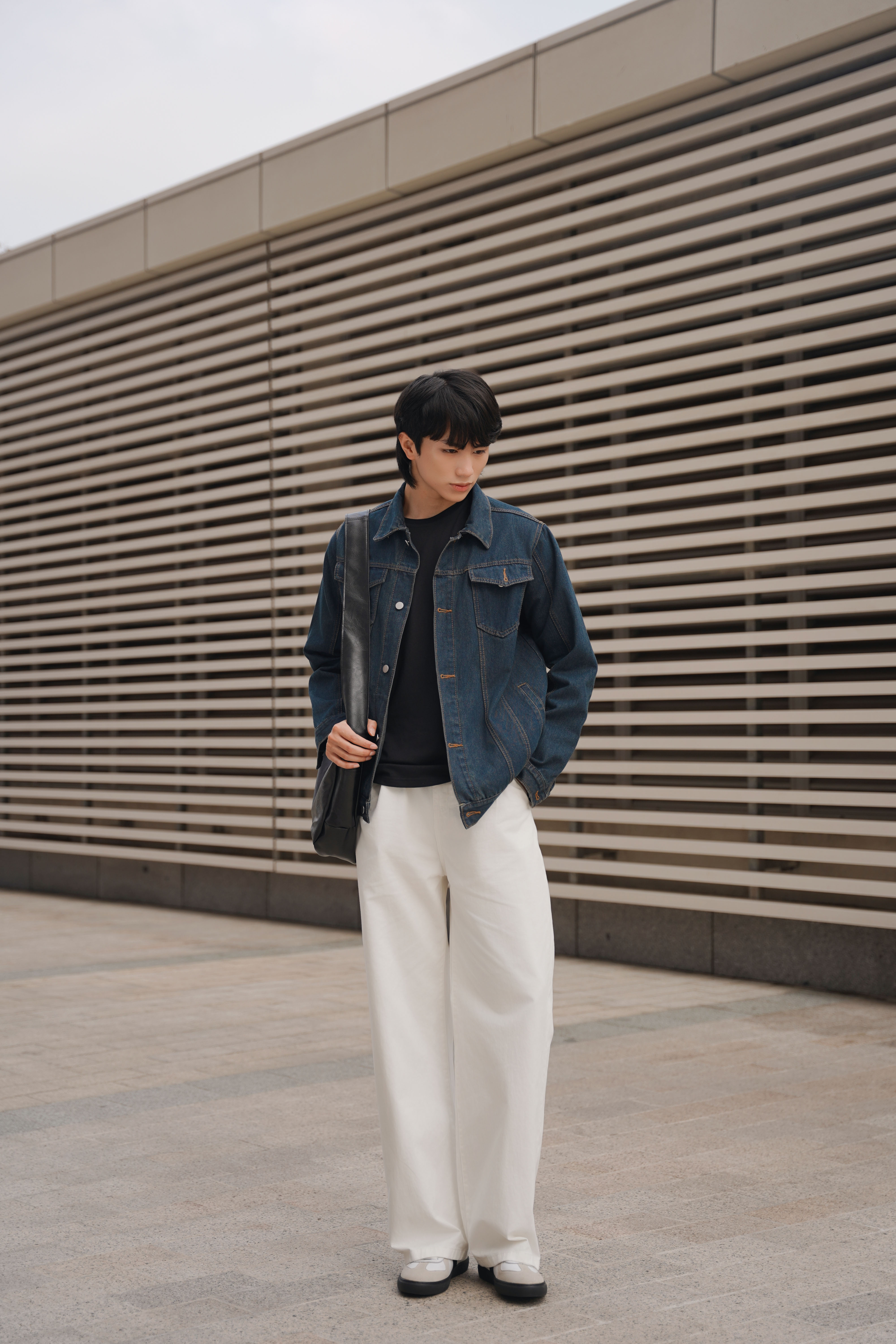 Mô tả Áo khoác jean nam form rộng Classic Denim Jacket Thương Hiệu JBAGY - JK2402 - 2