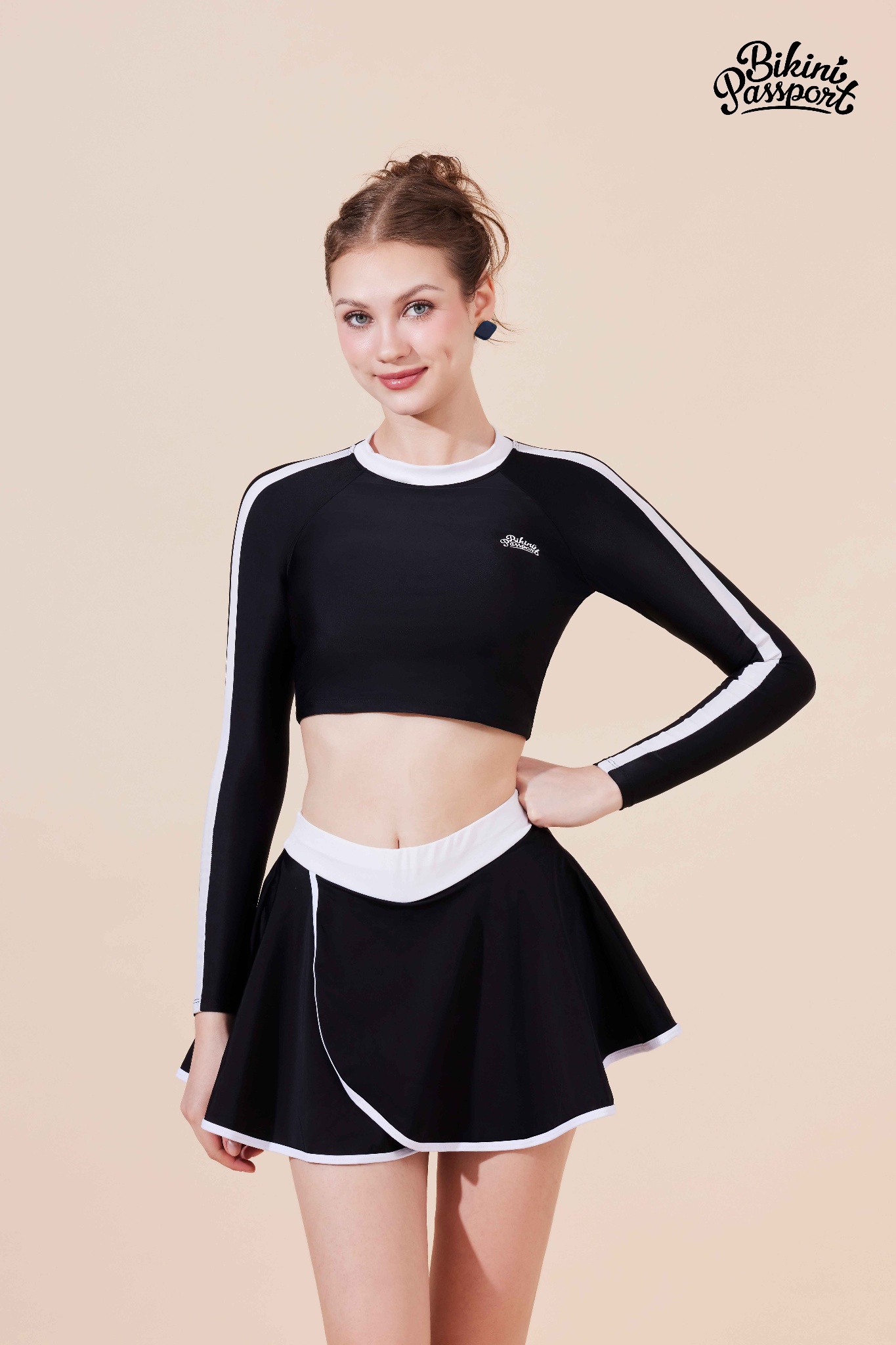 Mô tả Bộ đồ bơi Nữ BIKINI PASSPORT kiểu Đồ bơi BIKINI PASSPORT hai mảnh váy tay dài - Đen Trắng - BS1022_BL - 2