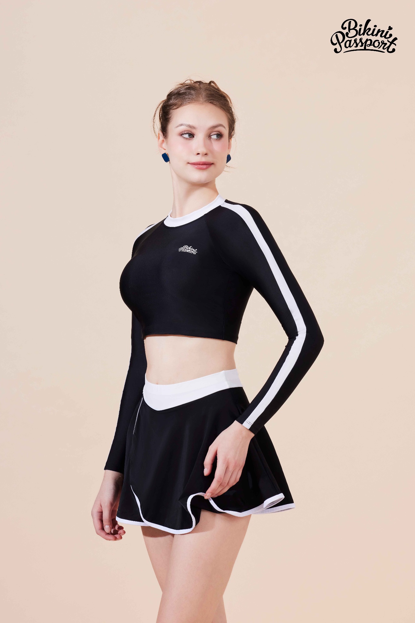 Mô tả Bộ đồ bơi Nữ BIKINI PASSPORT kiểu Đồ bơi BIKINI PASSPORT hai mảnh váy tay dài - Đen Trắng - BS1022_BL - 4