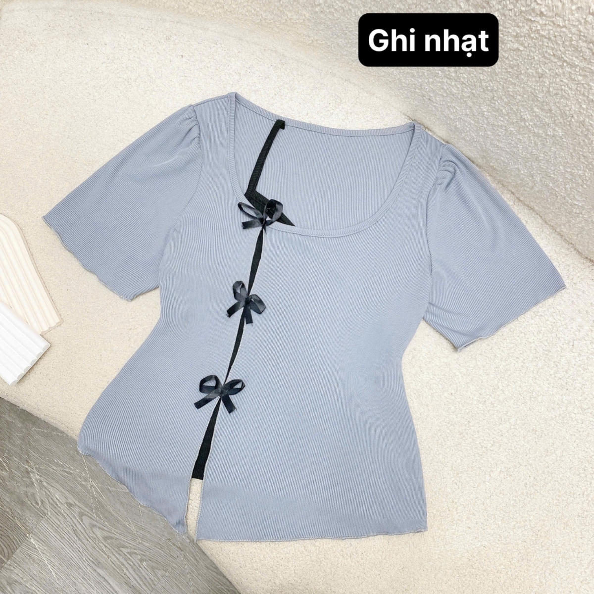 Mô tả Áo Thun Kiểu Bigsize Nữ Cổ Tìm Xẻ Tà Phối Nơ Cách Điệu Vải Gân Tăm Co Giãn 55-92kg A273 - 1