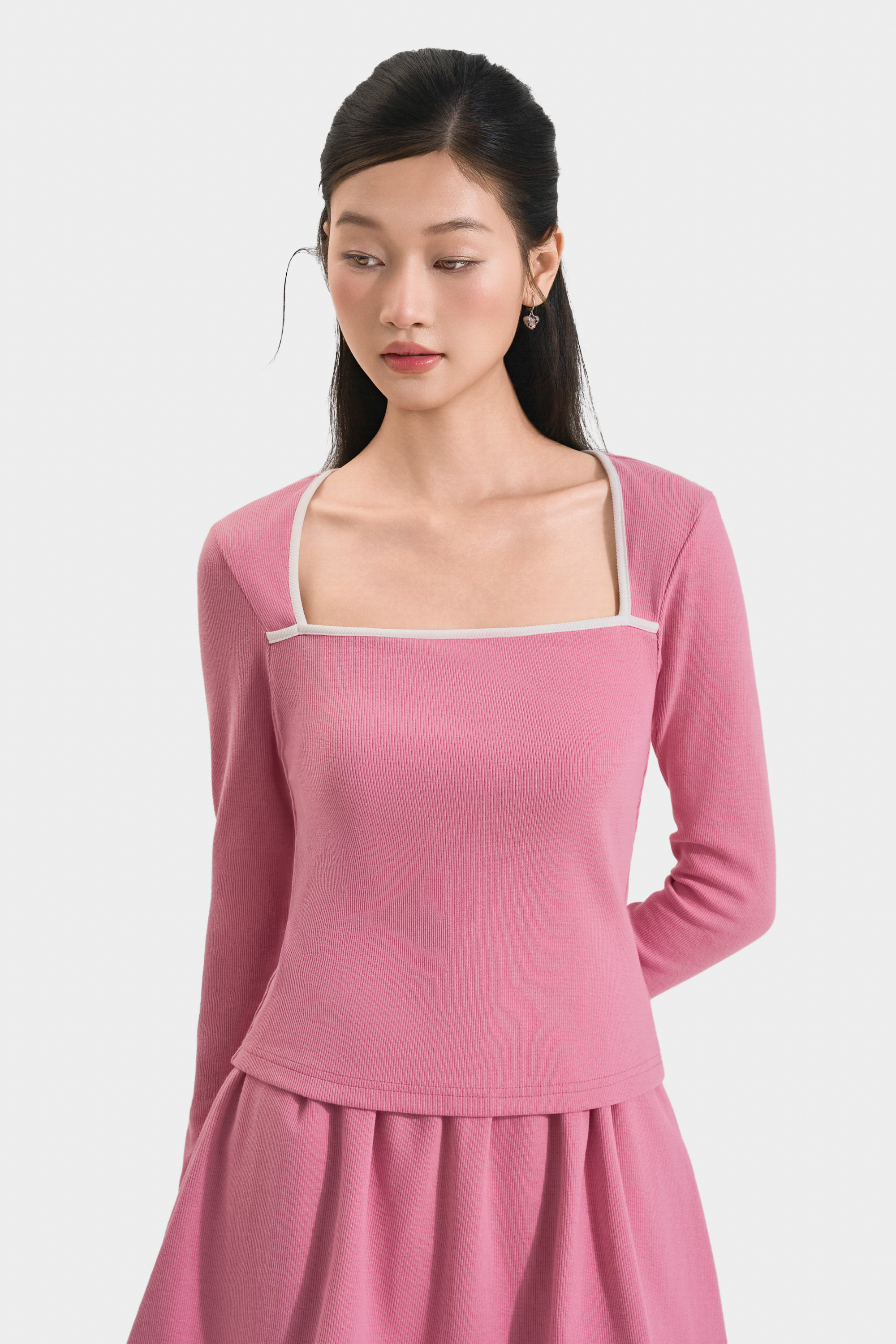 Mô tả Áo Thun Gân Tay Dài MARC FASHION Form Ôm Cổ Vuông Phối Viền - CBNH011625 - 6