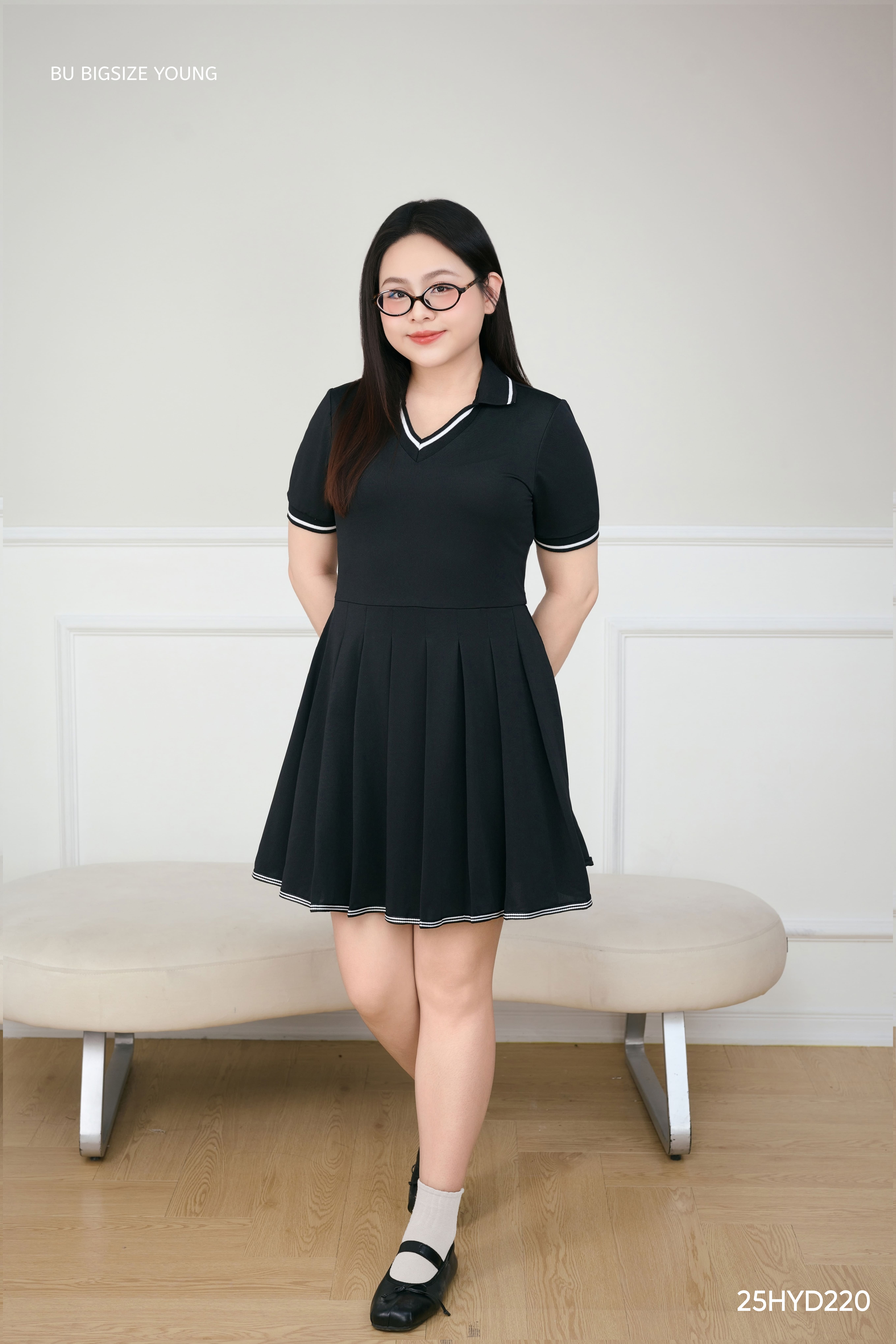 Mô tả Đầm polo cổ V xếp ly BIGSIZE (55kg đến 95kg) – 25HYD220 - [BU Bigsize Young] - 2