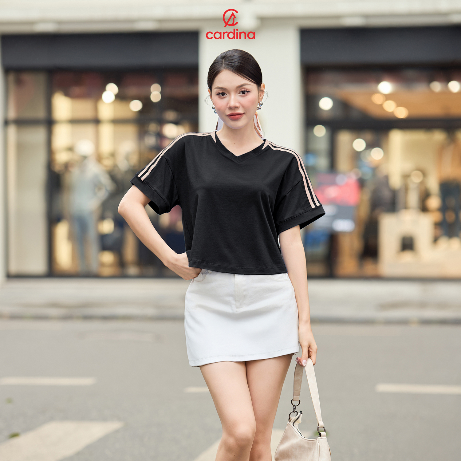Mô tả Áo phông CARDINA chất liệu cotton kiểu cổ tim dáng croptop trẻ trung năng động 5ATC14 - 8