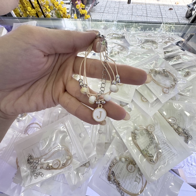 Mô tả Vòng tay mặt chữ J phối hạt thời trang cho nữ - 12