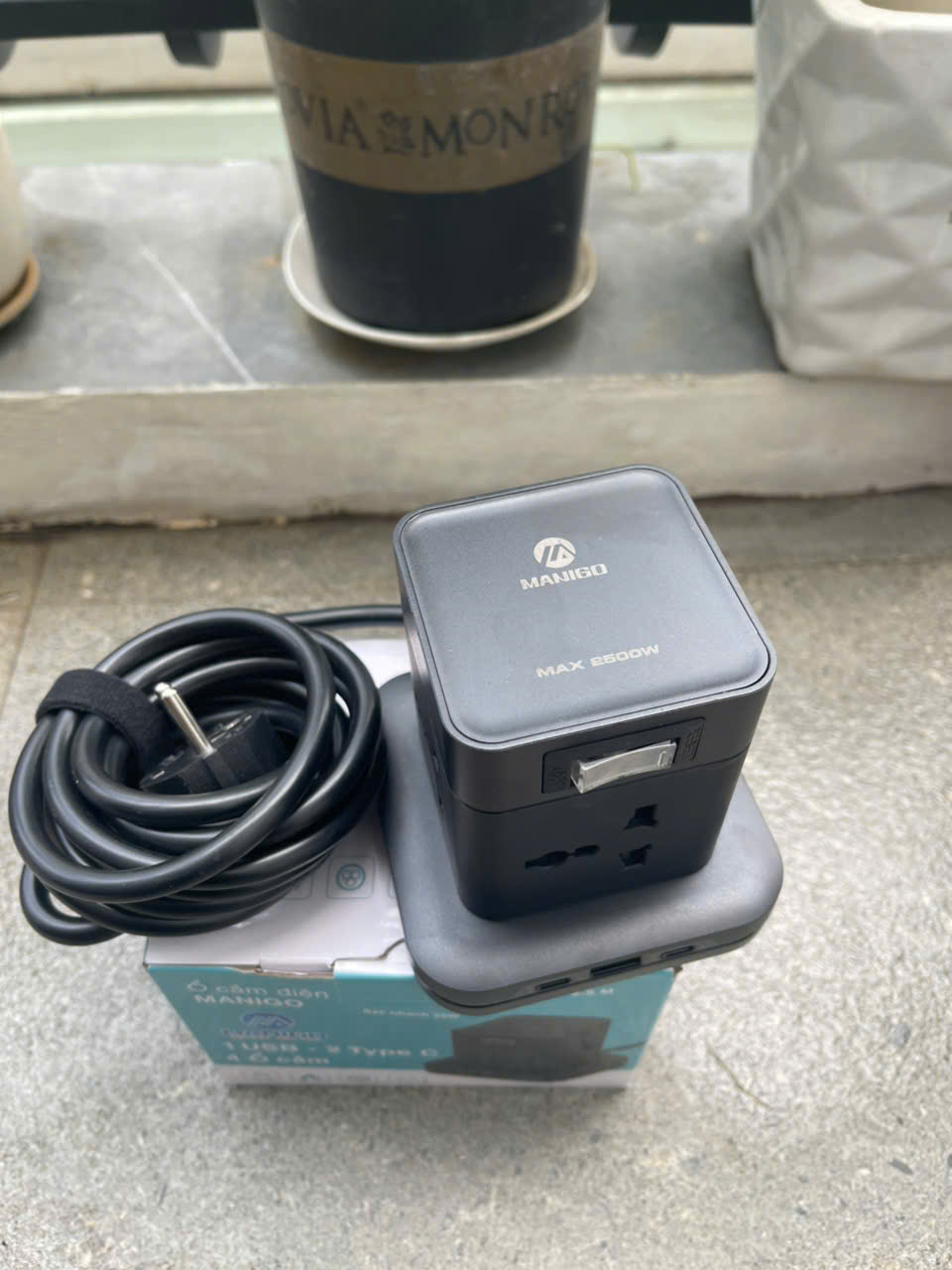 Mô tả Ổ Cắm Điện Đa Năng Manigo Nhiều Lỗ Cắm 2500W Tích Hợp USB TypeC Sạc Nhanh PD20W An Toàn Có Cầu Chì - 5